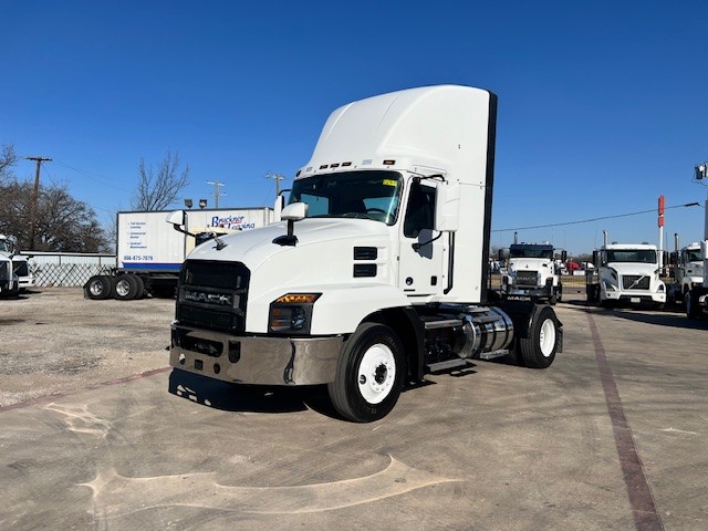 2022 Mack - image 1