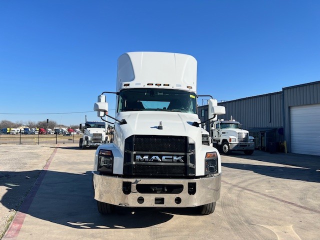 2022 Mack - image 2