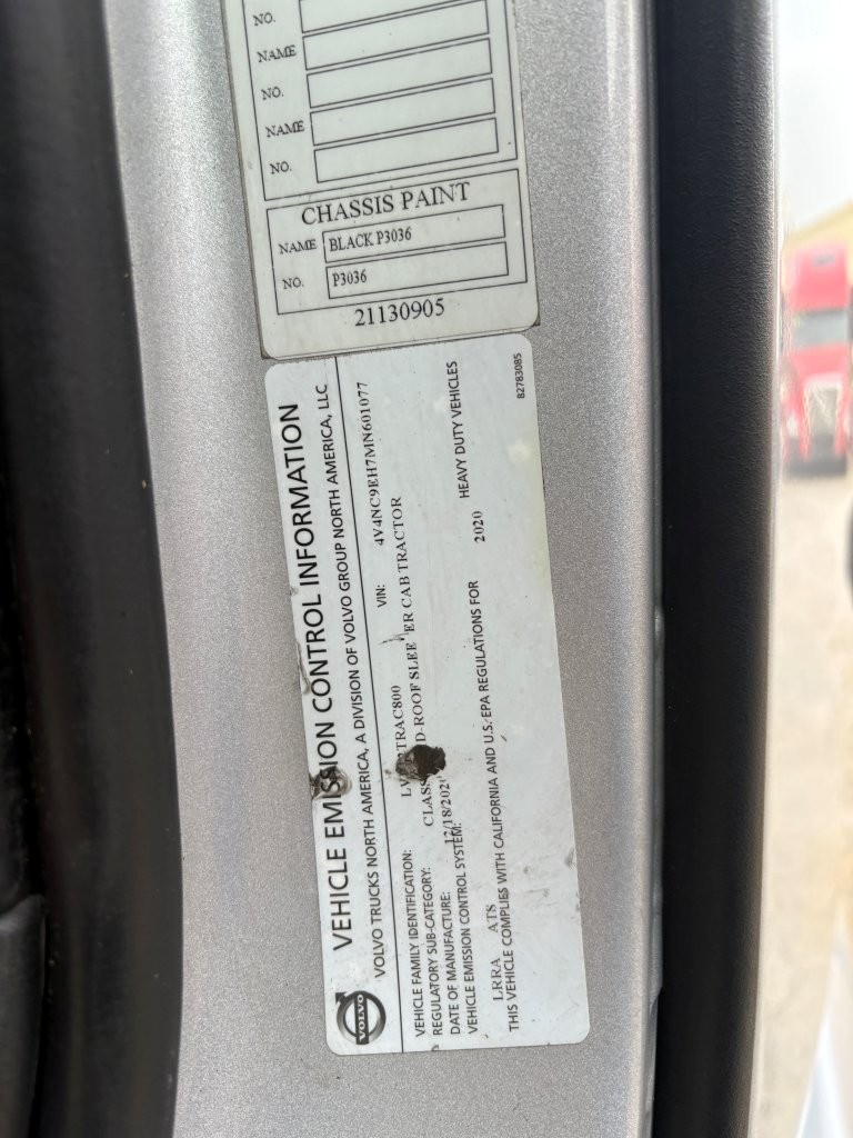 2021 Volvo VNL 740 - image 14