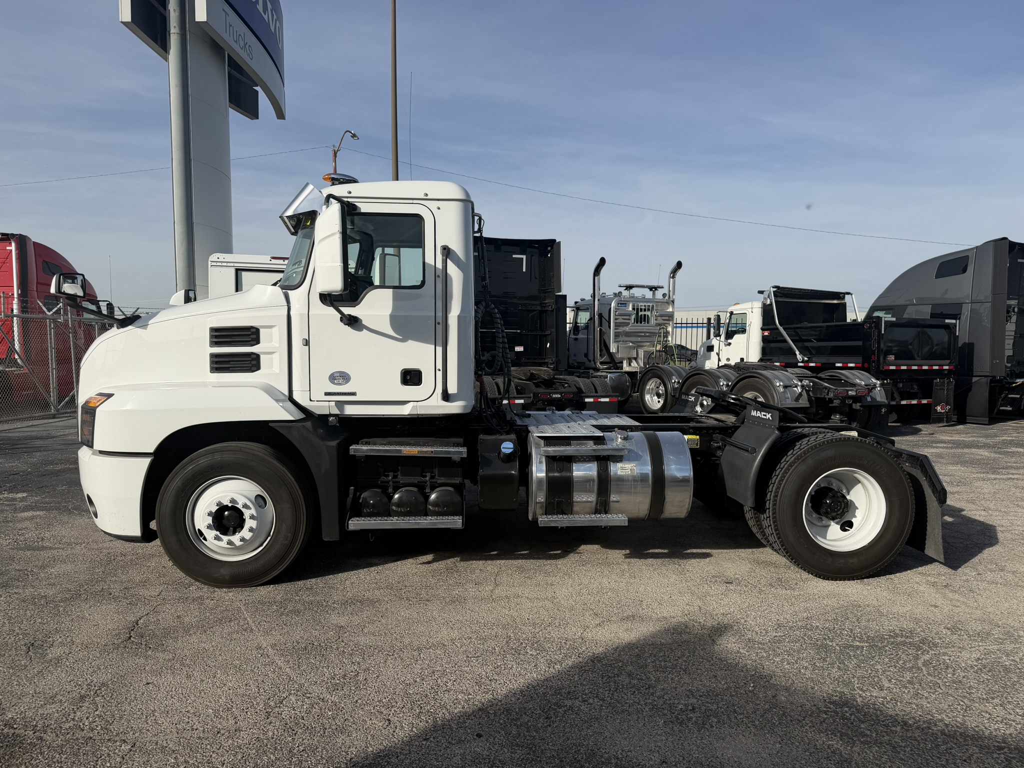 2022 Mack - image 10