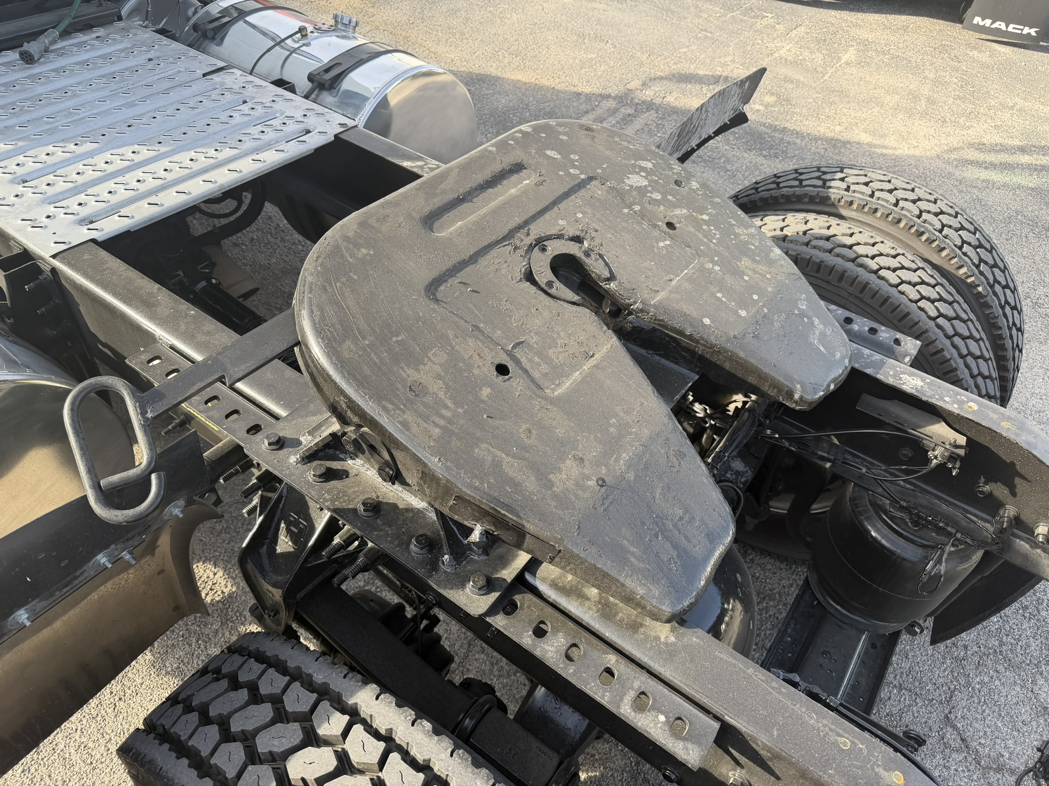 2022 Mack - image 8