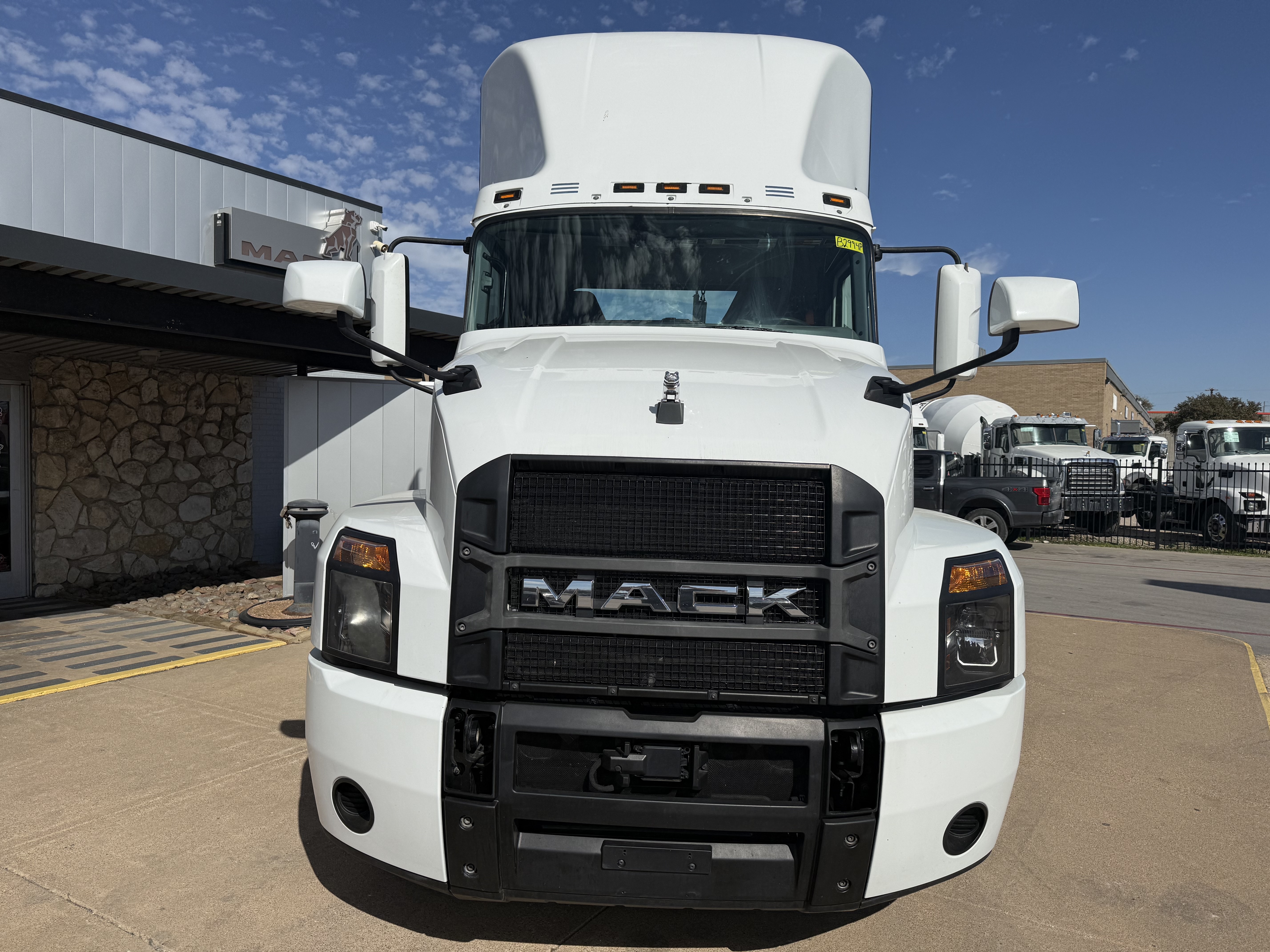 2022 Mack - image 2