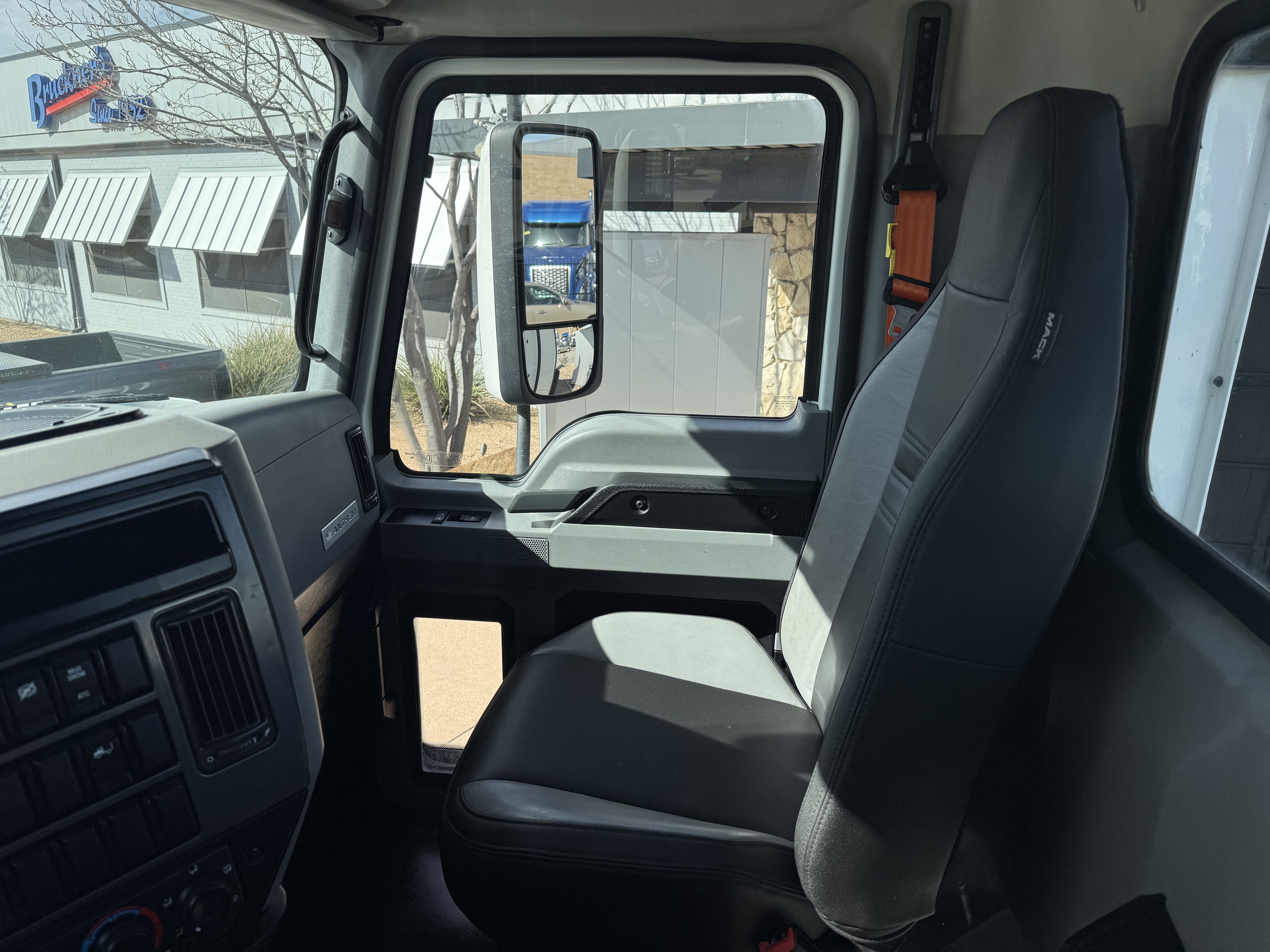 2022 Mack - image 20