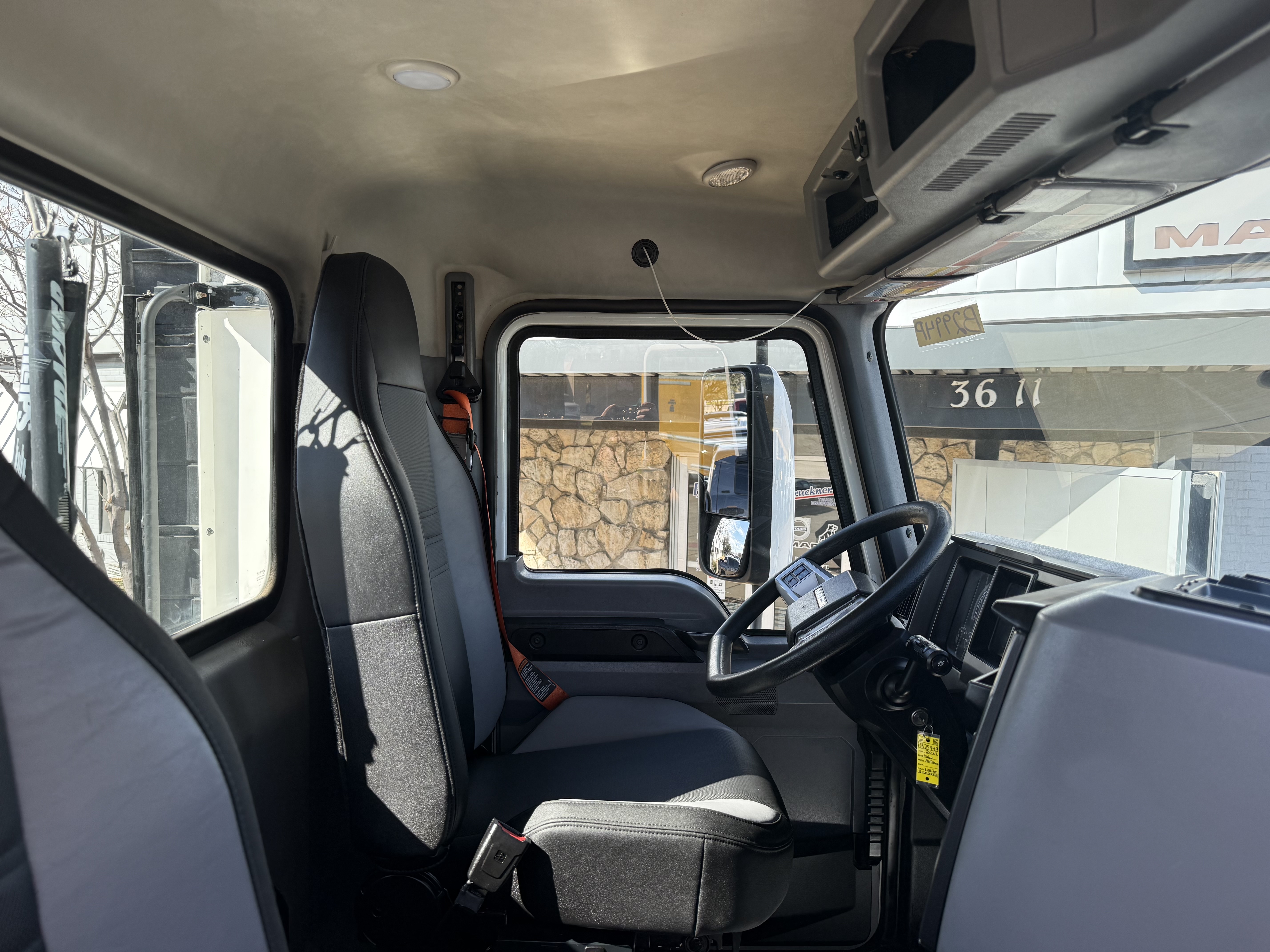 2022 Mack - image 17