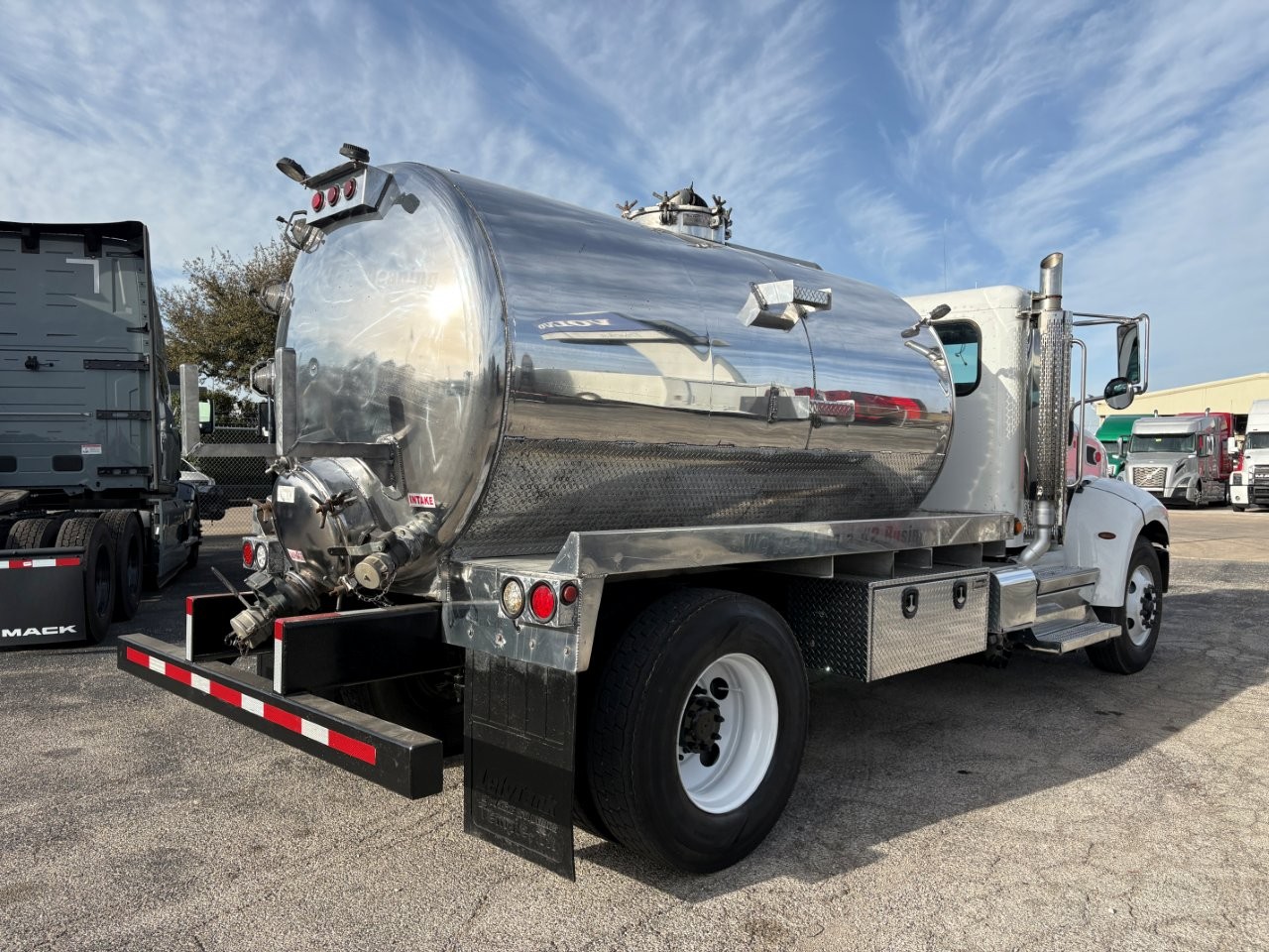 2019 Peterbilt - image 5