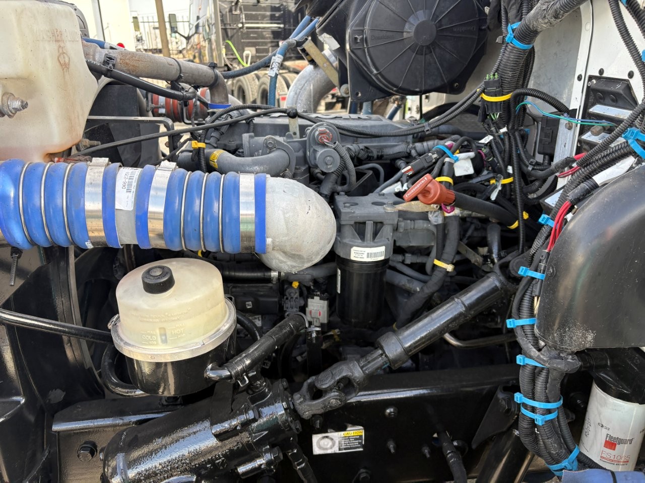 2019 Peterbilt - image 9