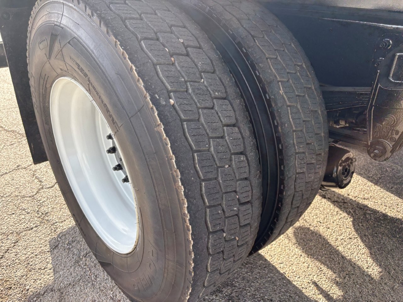 2019 Peterbilt - image 12