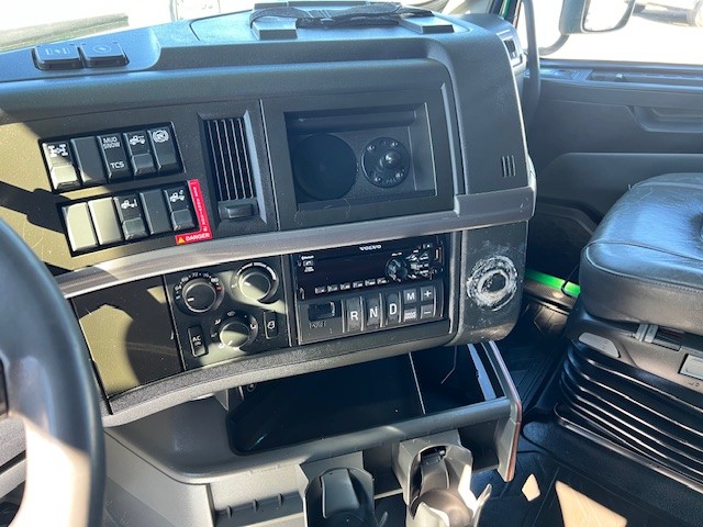 2021 Volvo - image 11