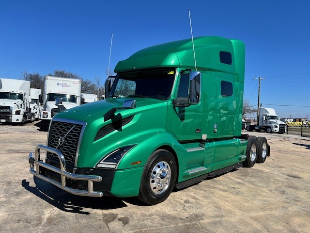 2021 Volvo - image 1