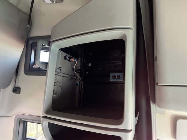 2021 Volvo - image 16