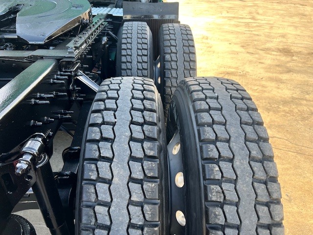 2021 Volvo - image 8