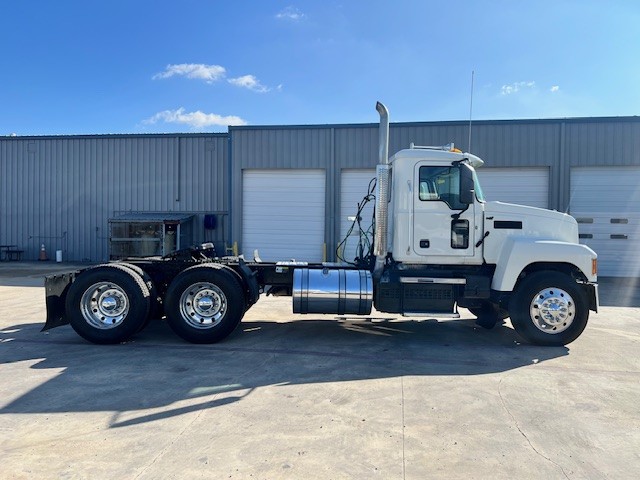 2019 Mack - image 6
