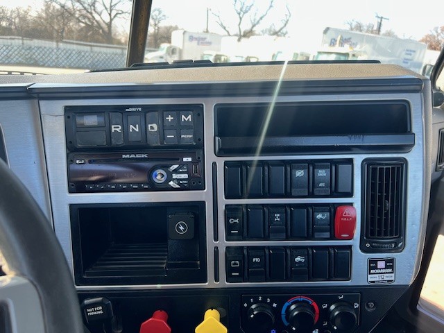 2019 Mack - image 13