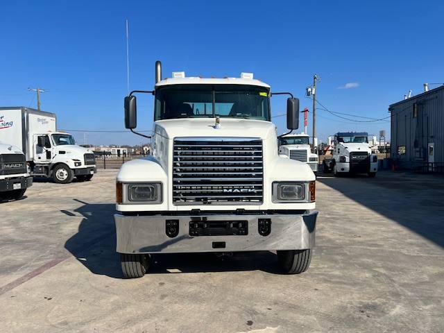 2019 Mack - image 2