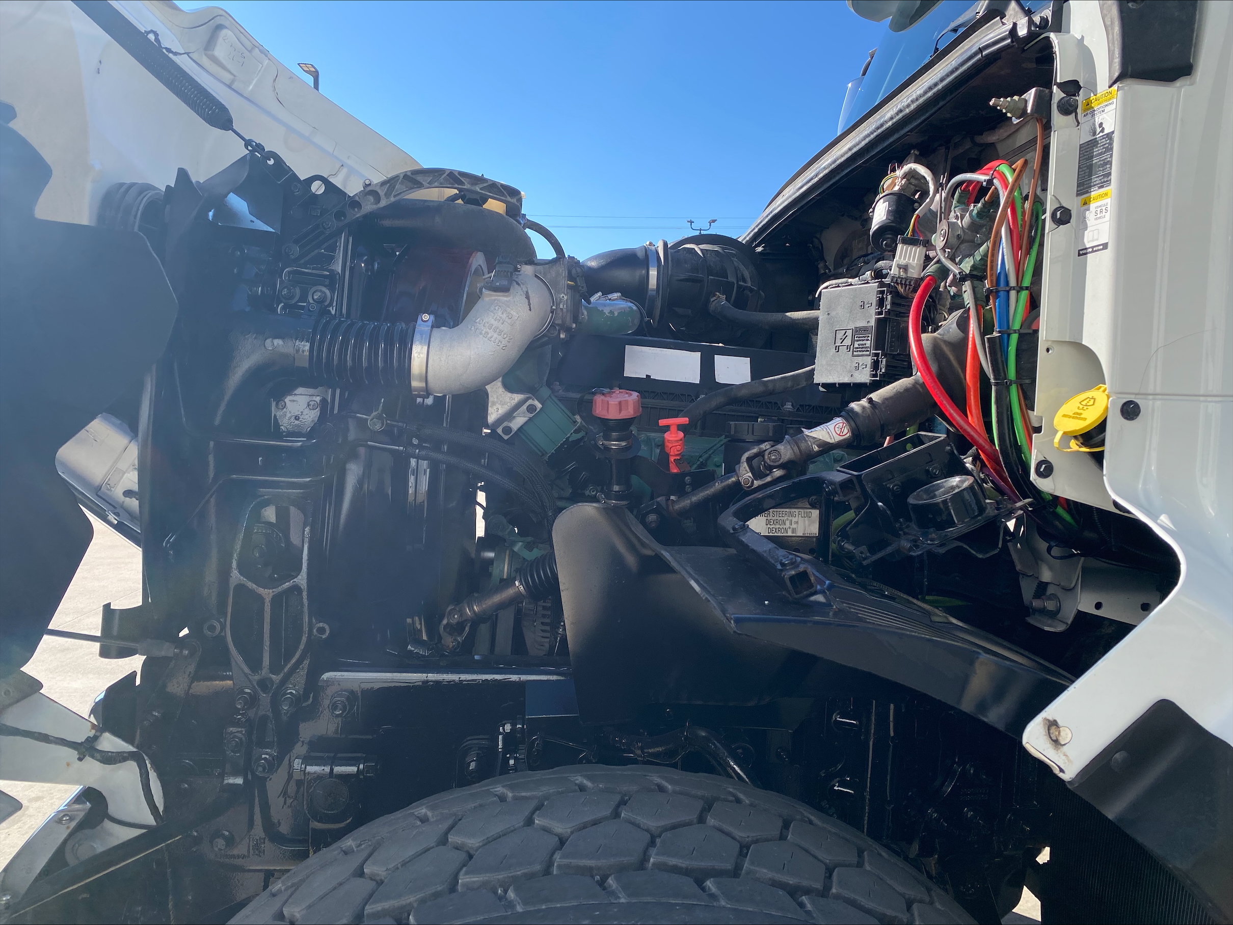 2023 Volvo VHD 300 - image 18