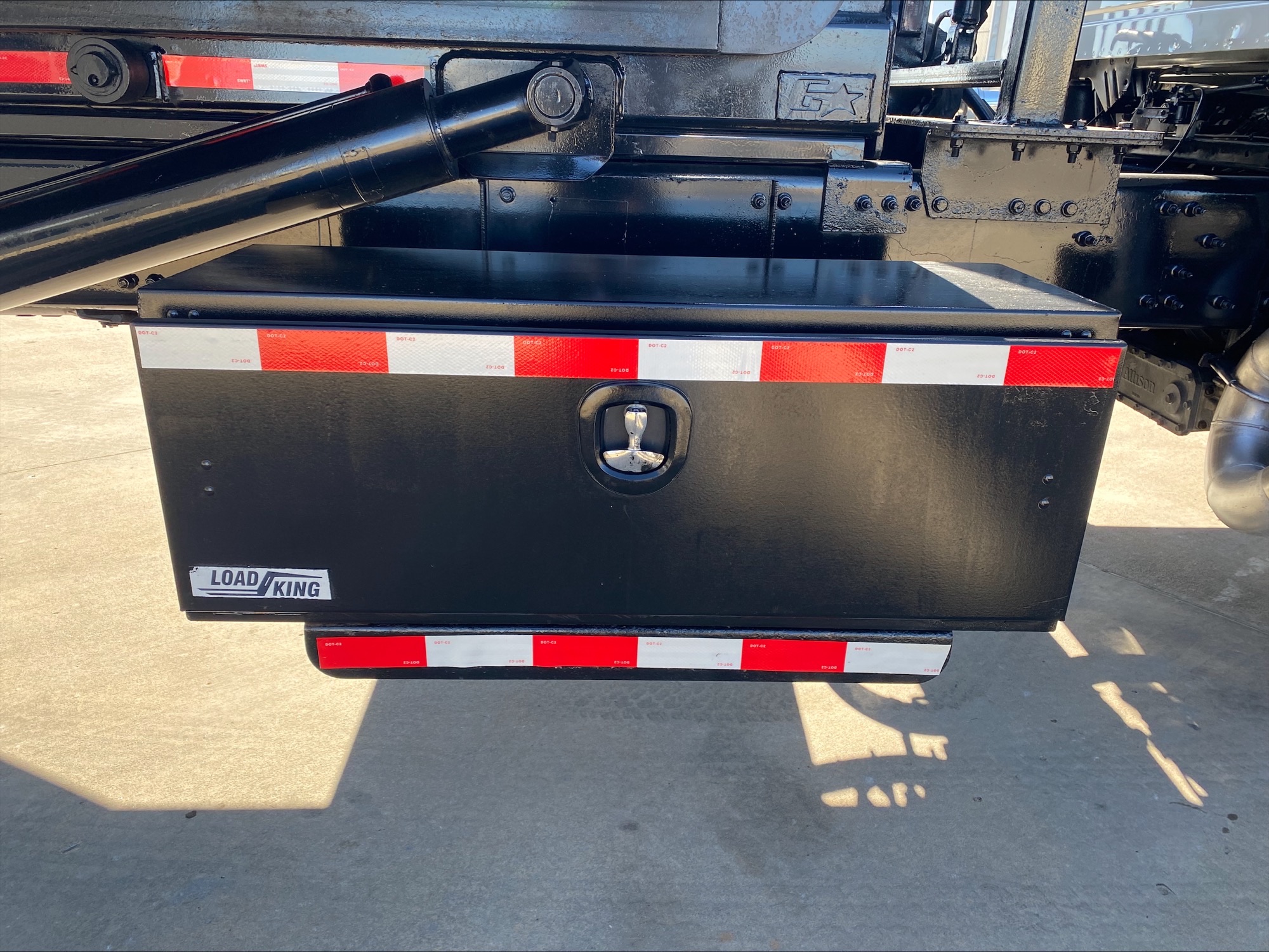 2023 Volvo VHD 300 - image 32