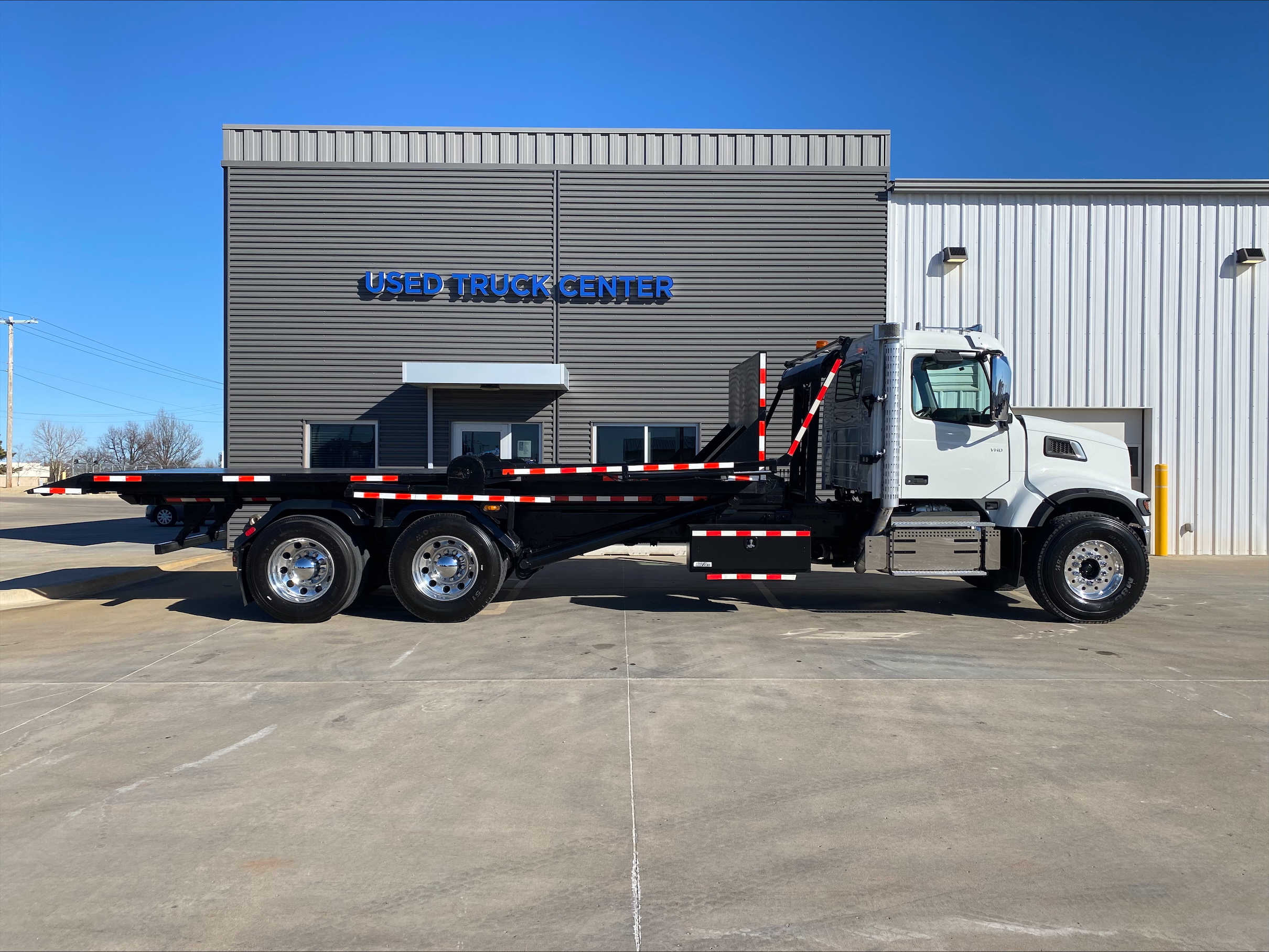 2023 Volvo VHD 300 - image 6