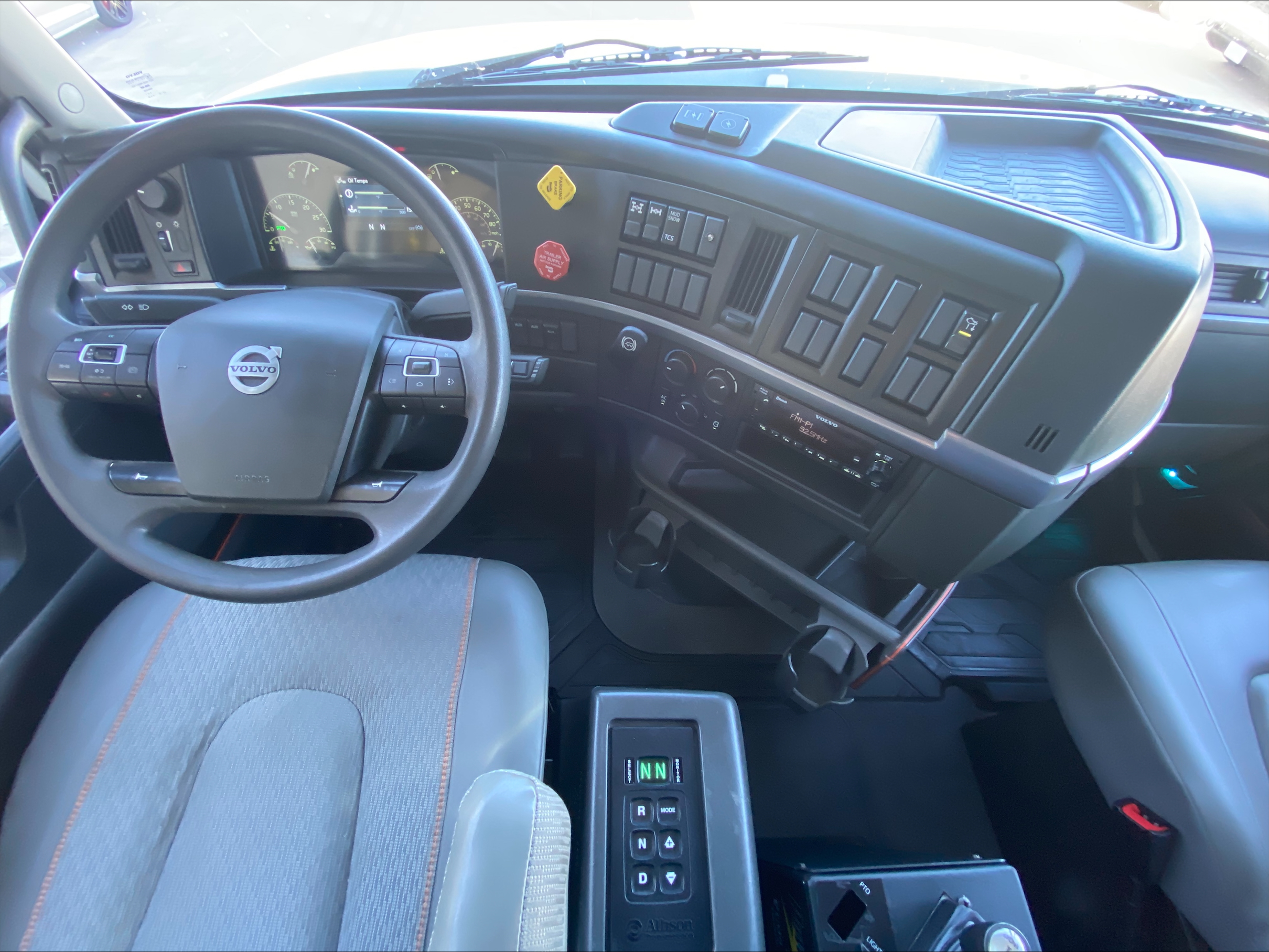 2023 Volvo VHD 300 - image 28