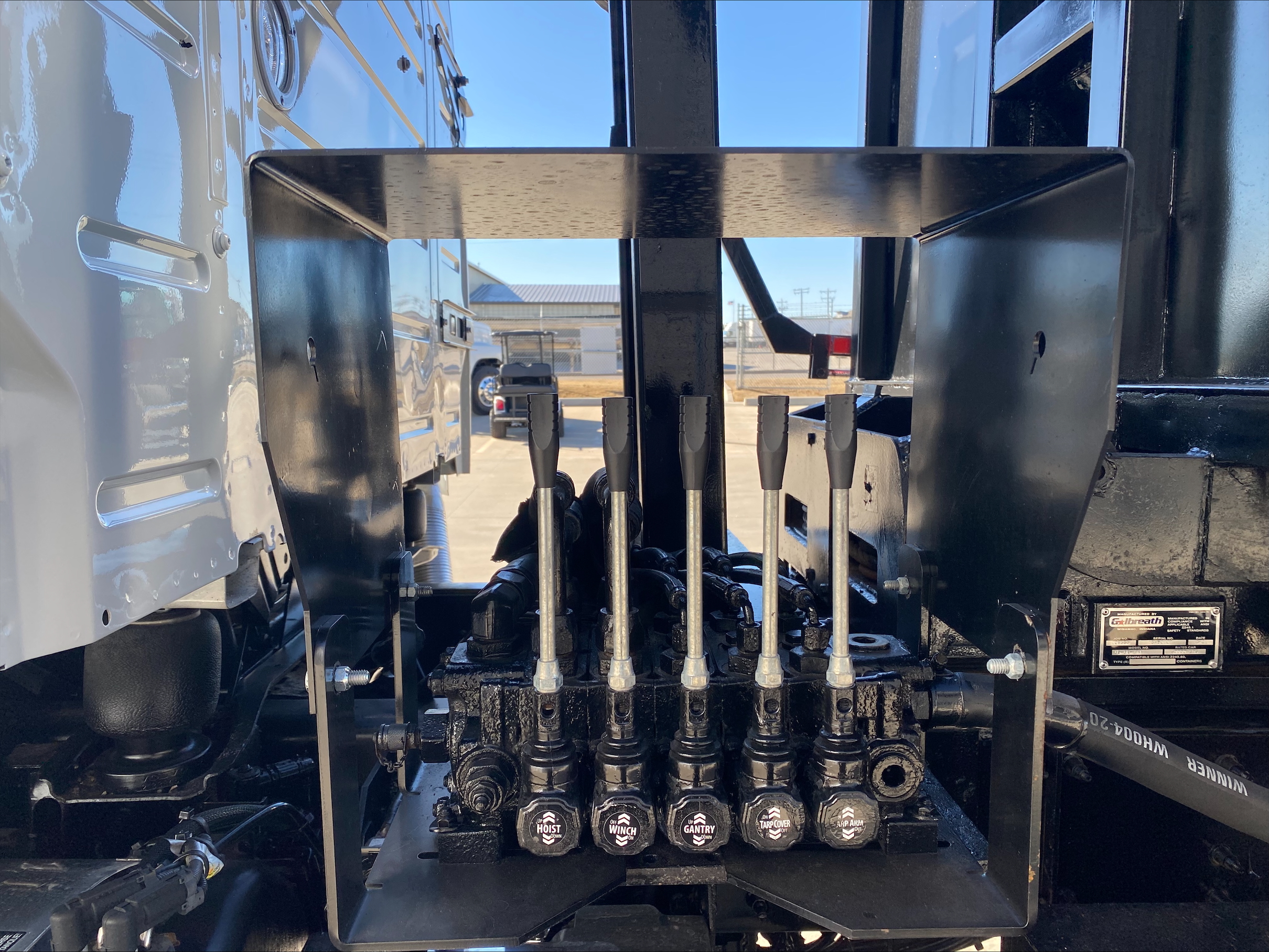 2023 Volvo VHD 300 - image 30