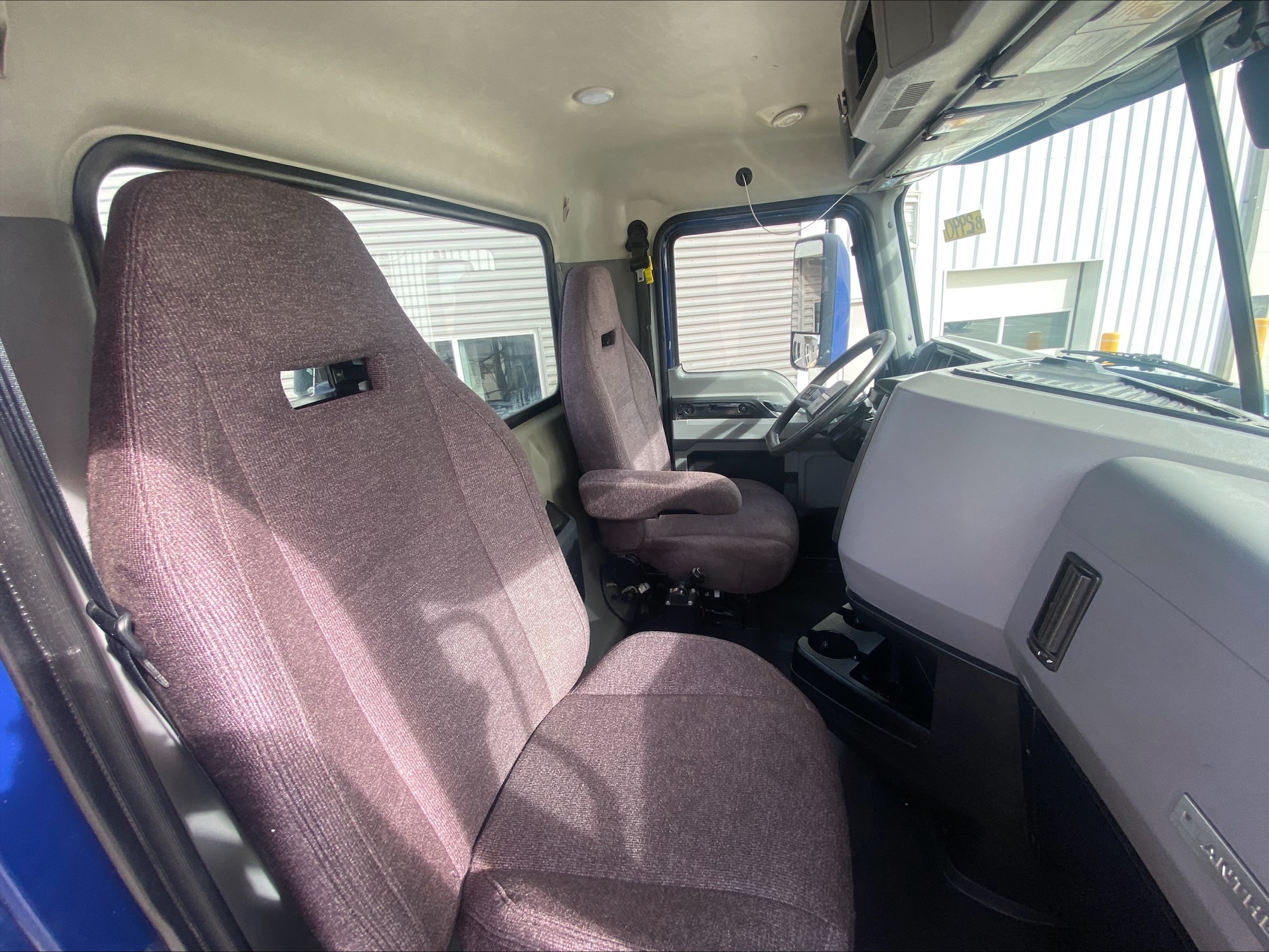 2022 Mack Anthem - image 16