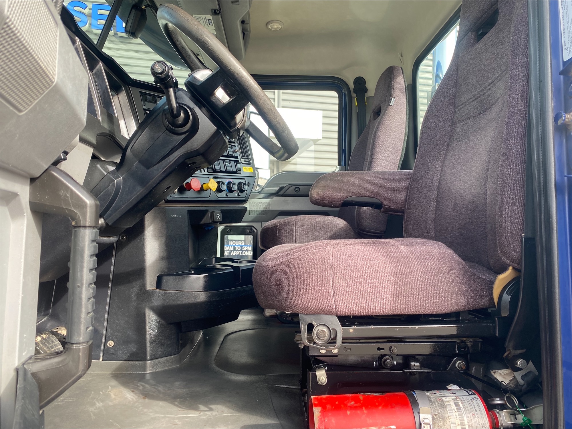 2022 Mack Anthem - image 12