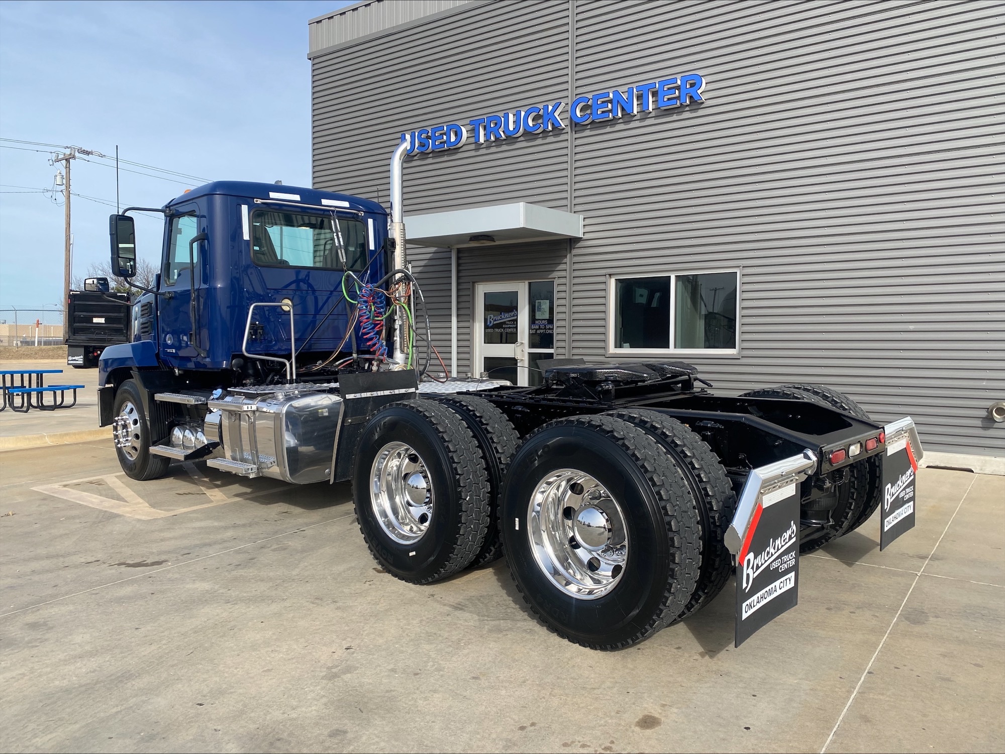 2022 Mack Anthem - image 7