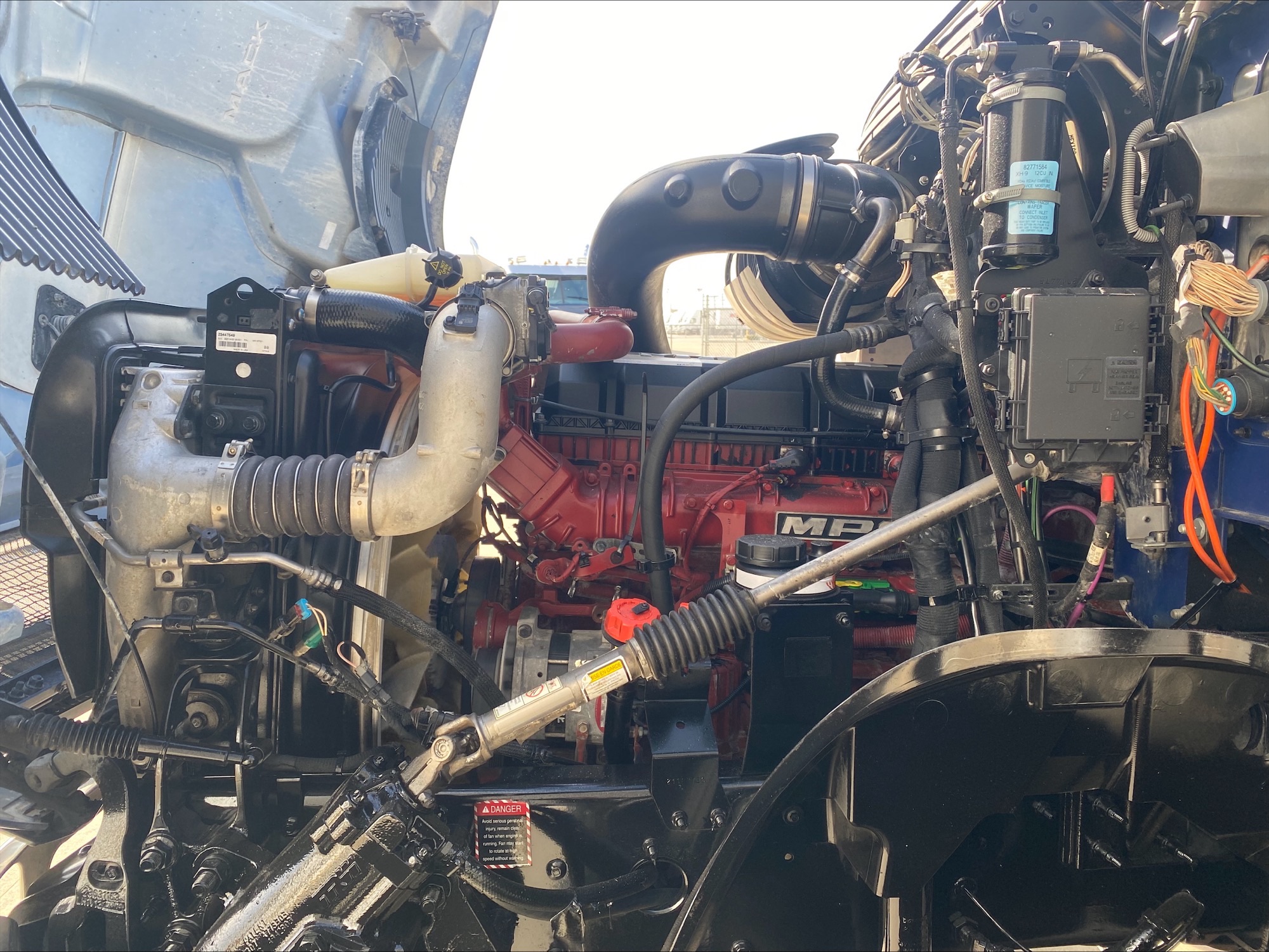 2022 Mack Anthem - image 9