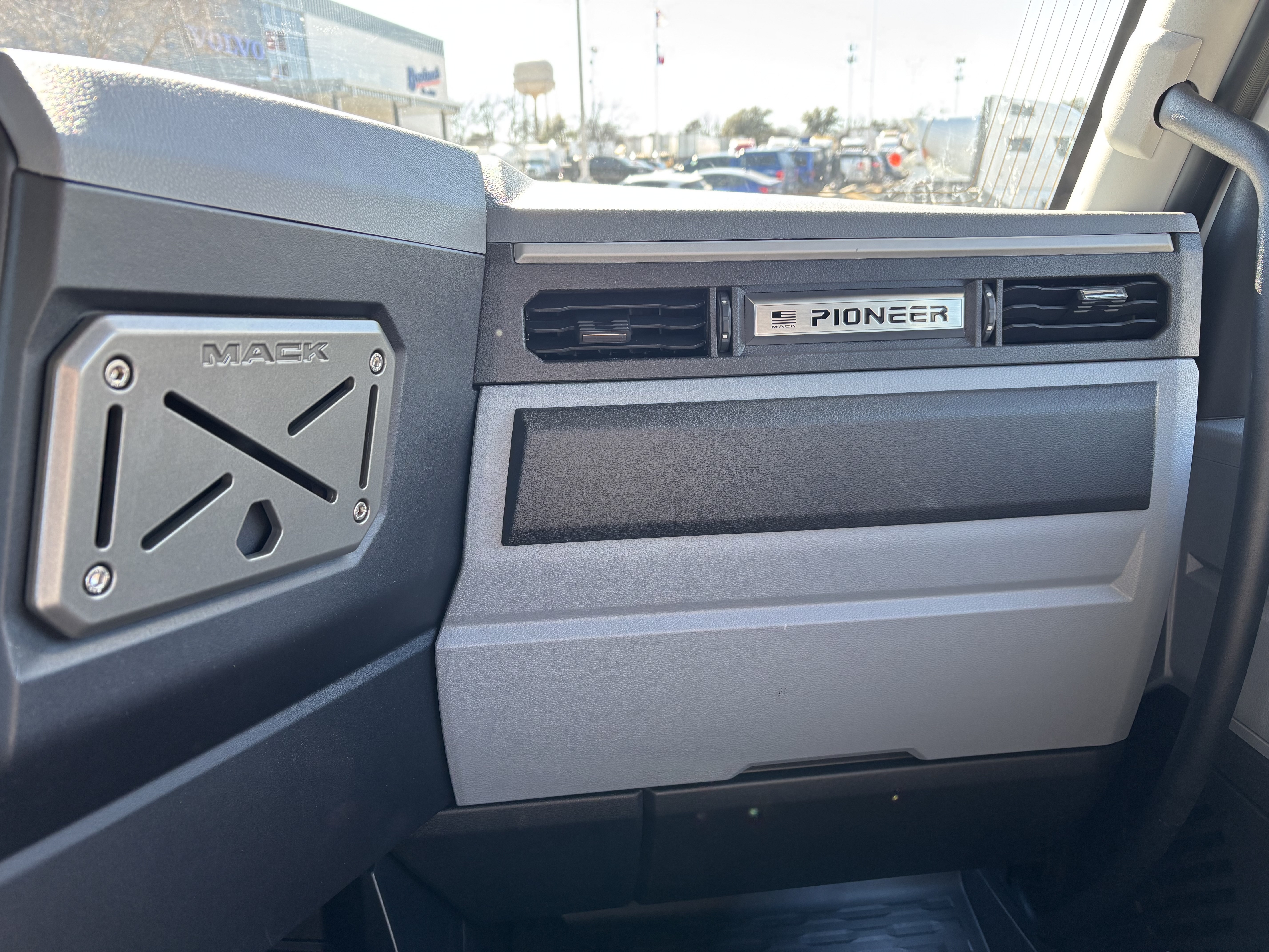 2027 Mack - image 21