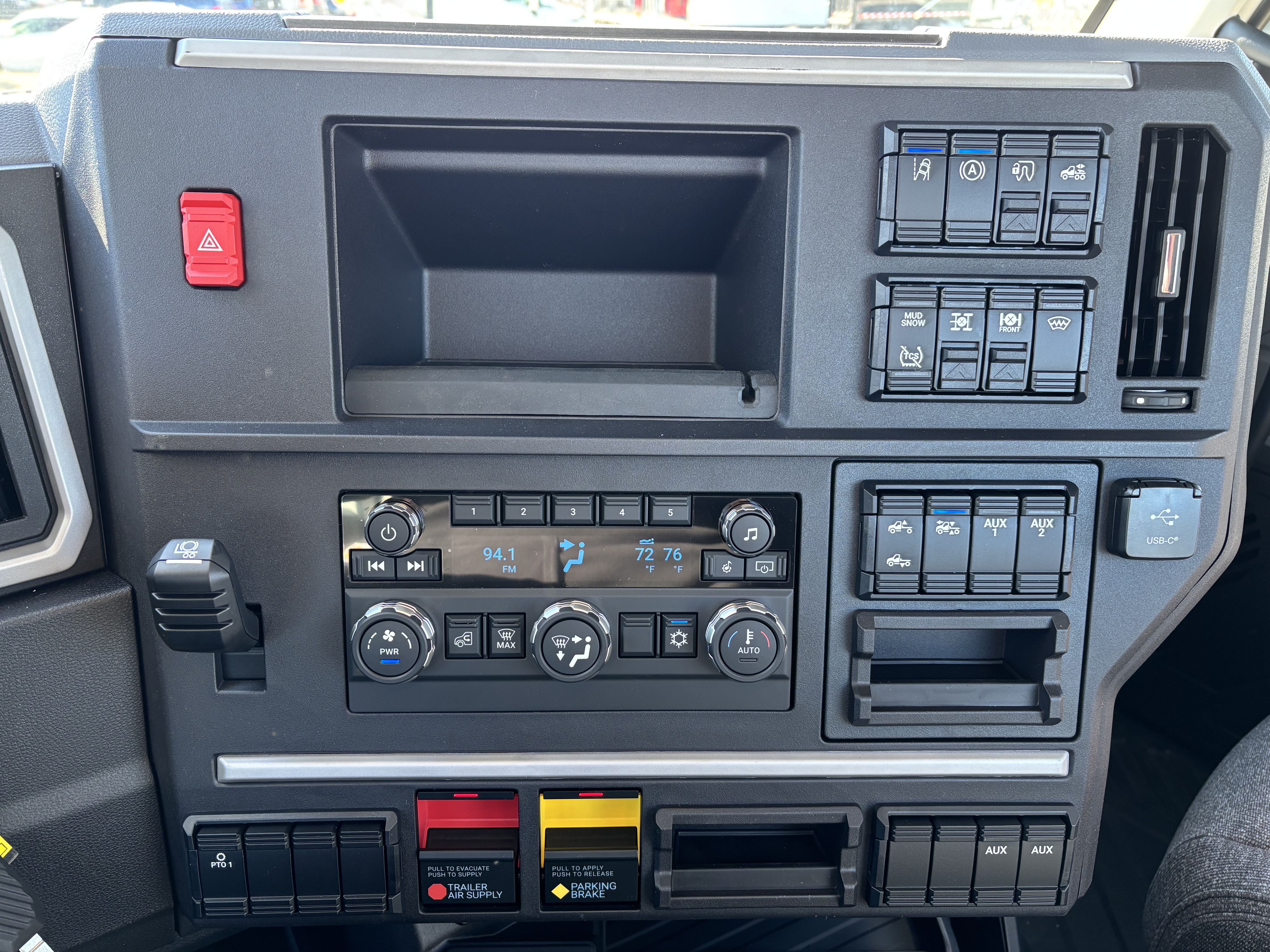 2027 Mack - image 15