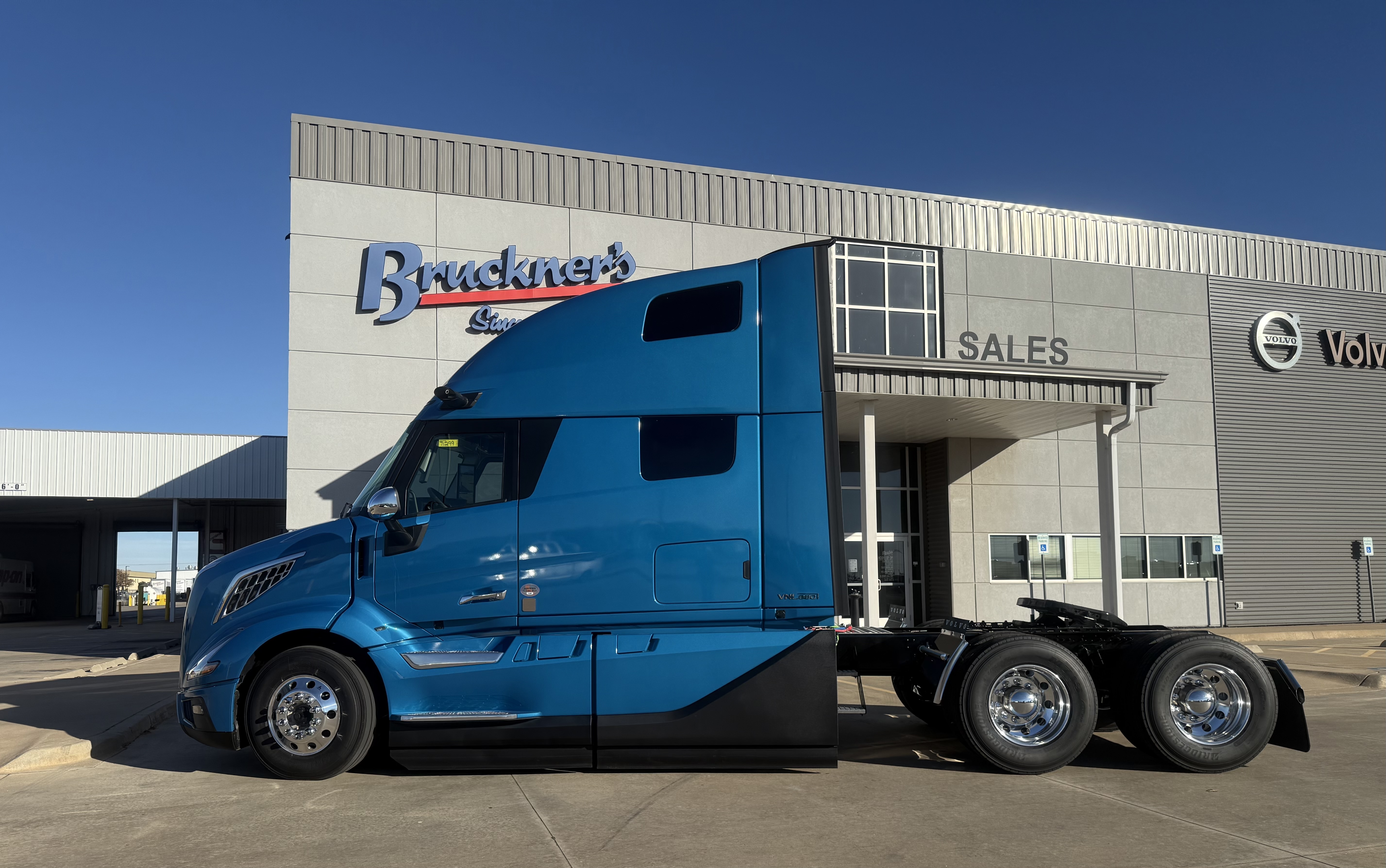 2026 Volvo - image 2