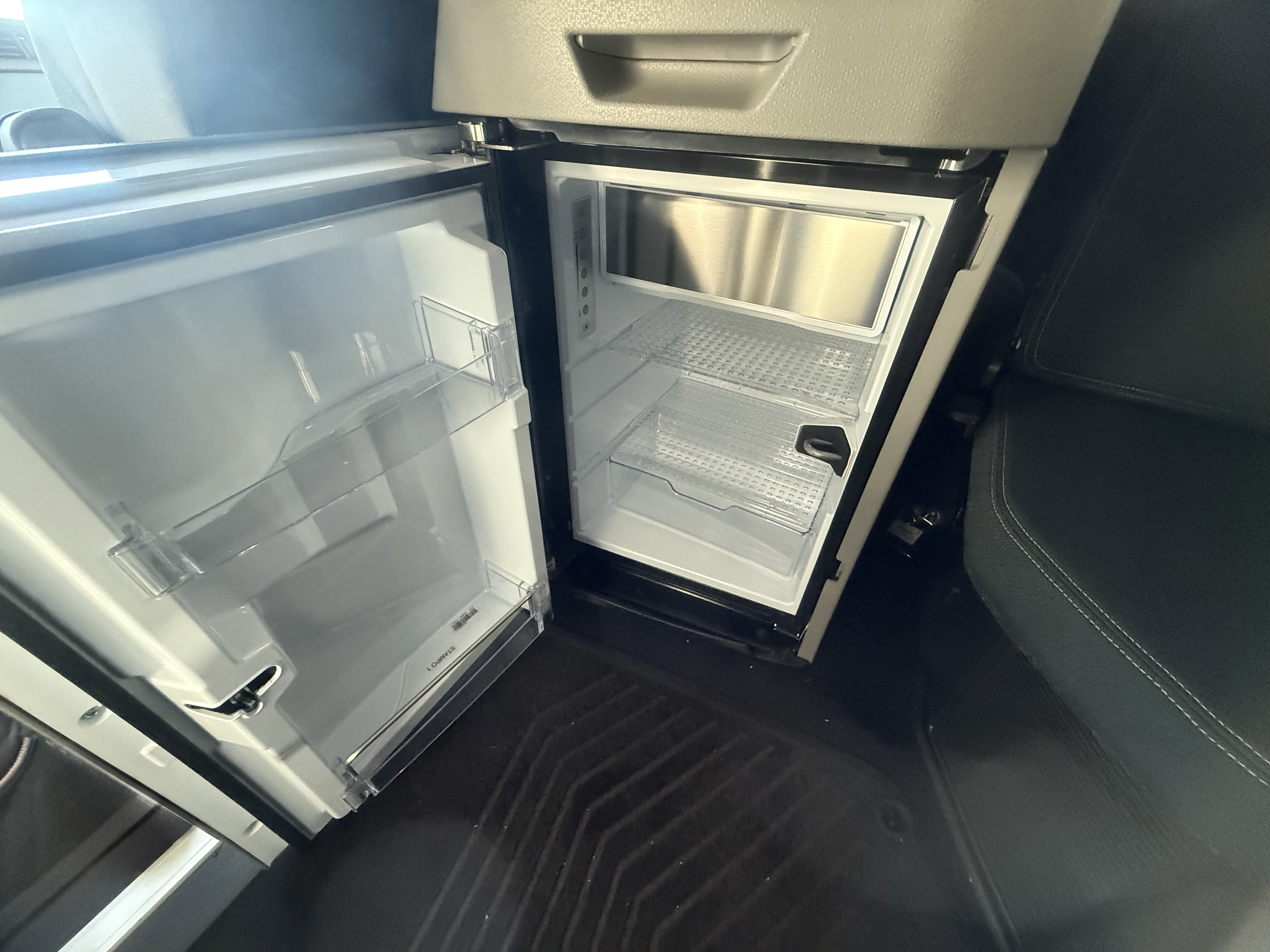 2026 Volvo - image 15