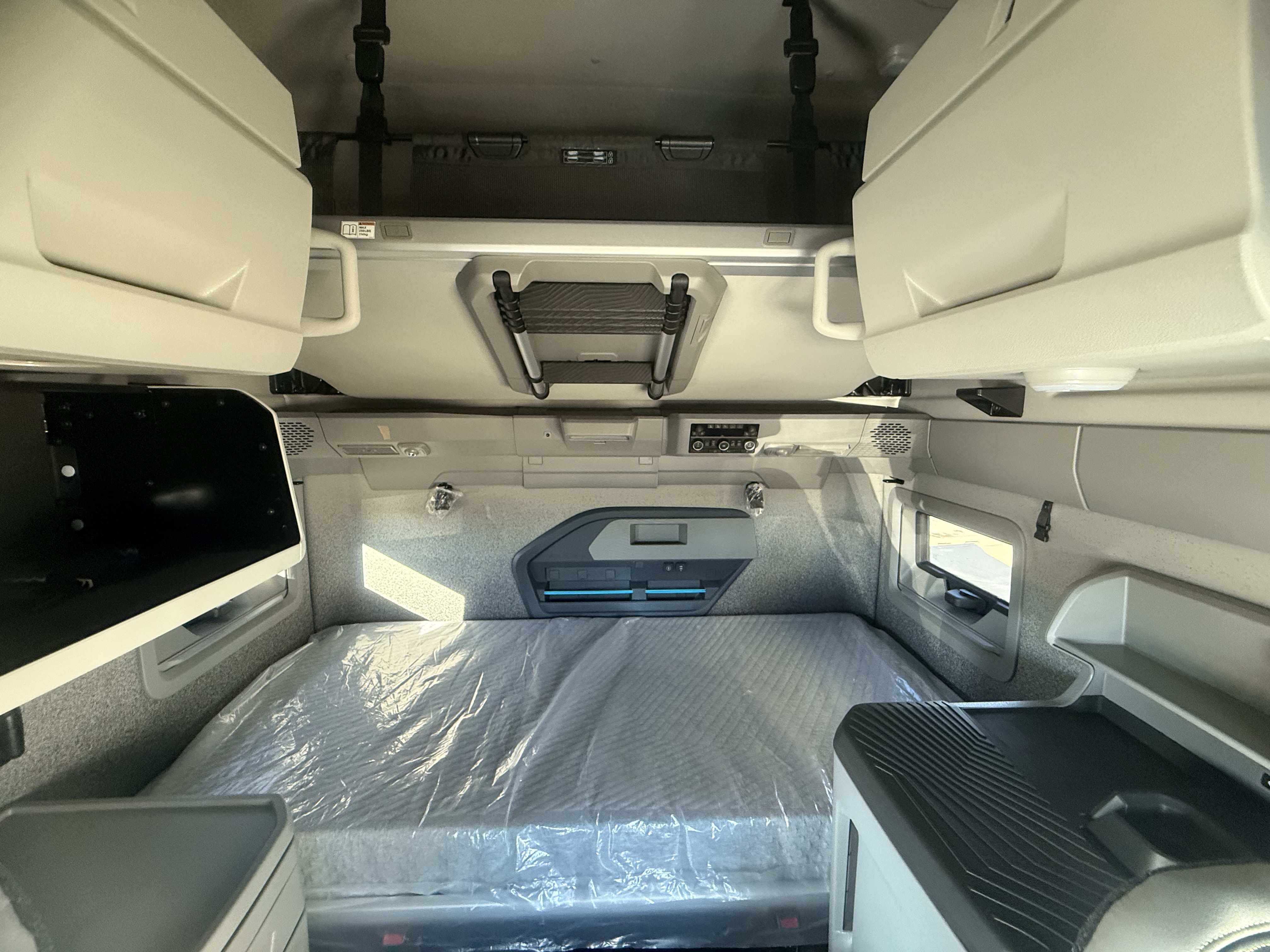 2026 Volvo - image 16