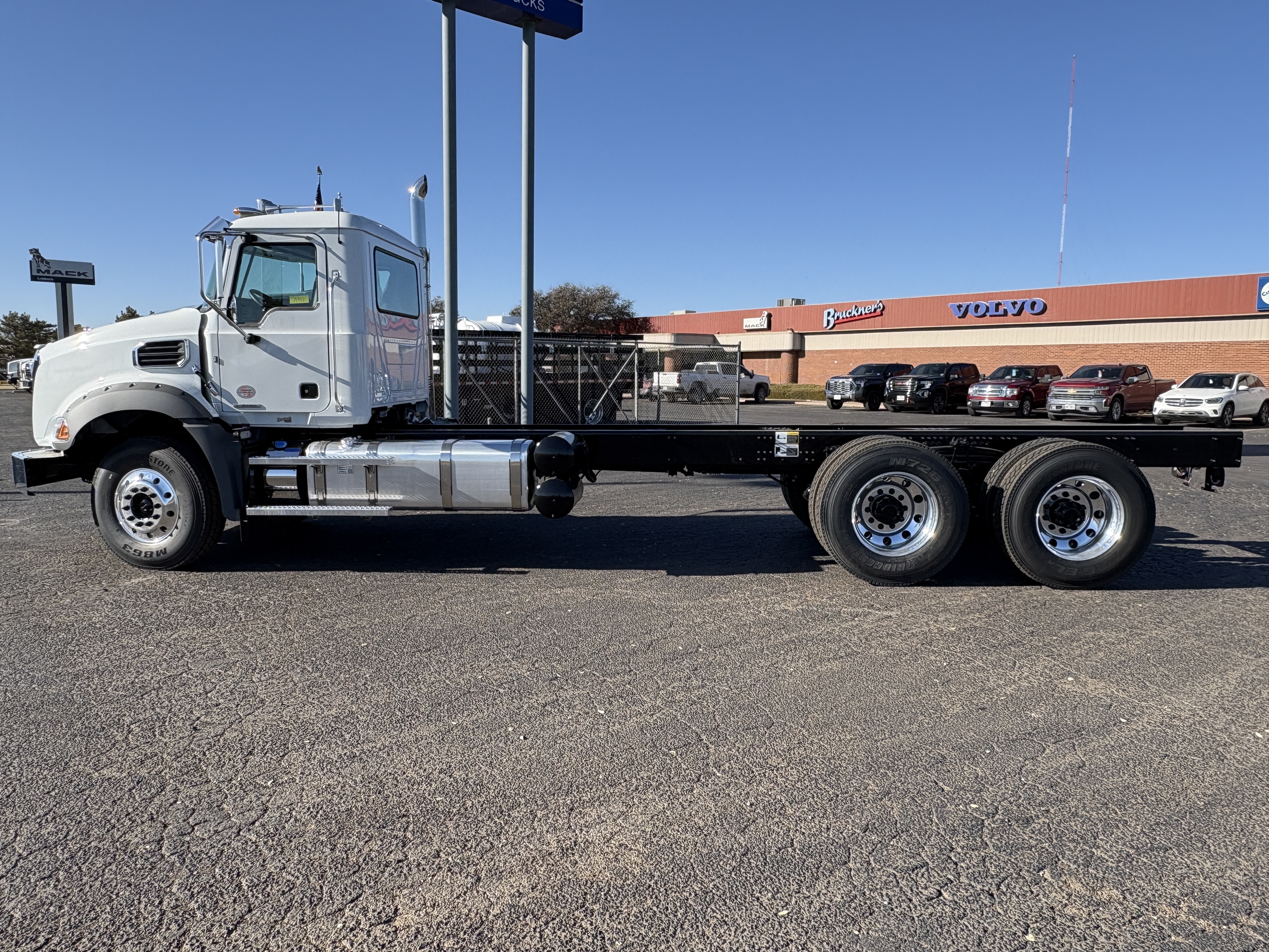 2027 Mack - image 8