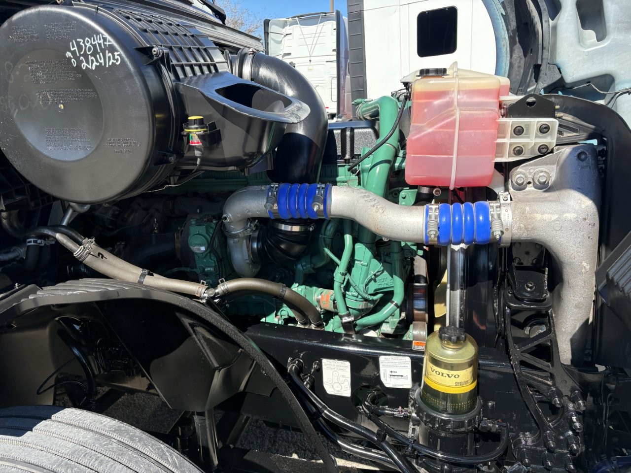 2021 Volvo - image 10