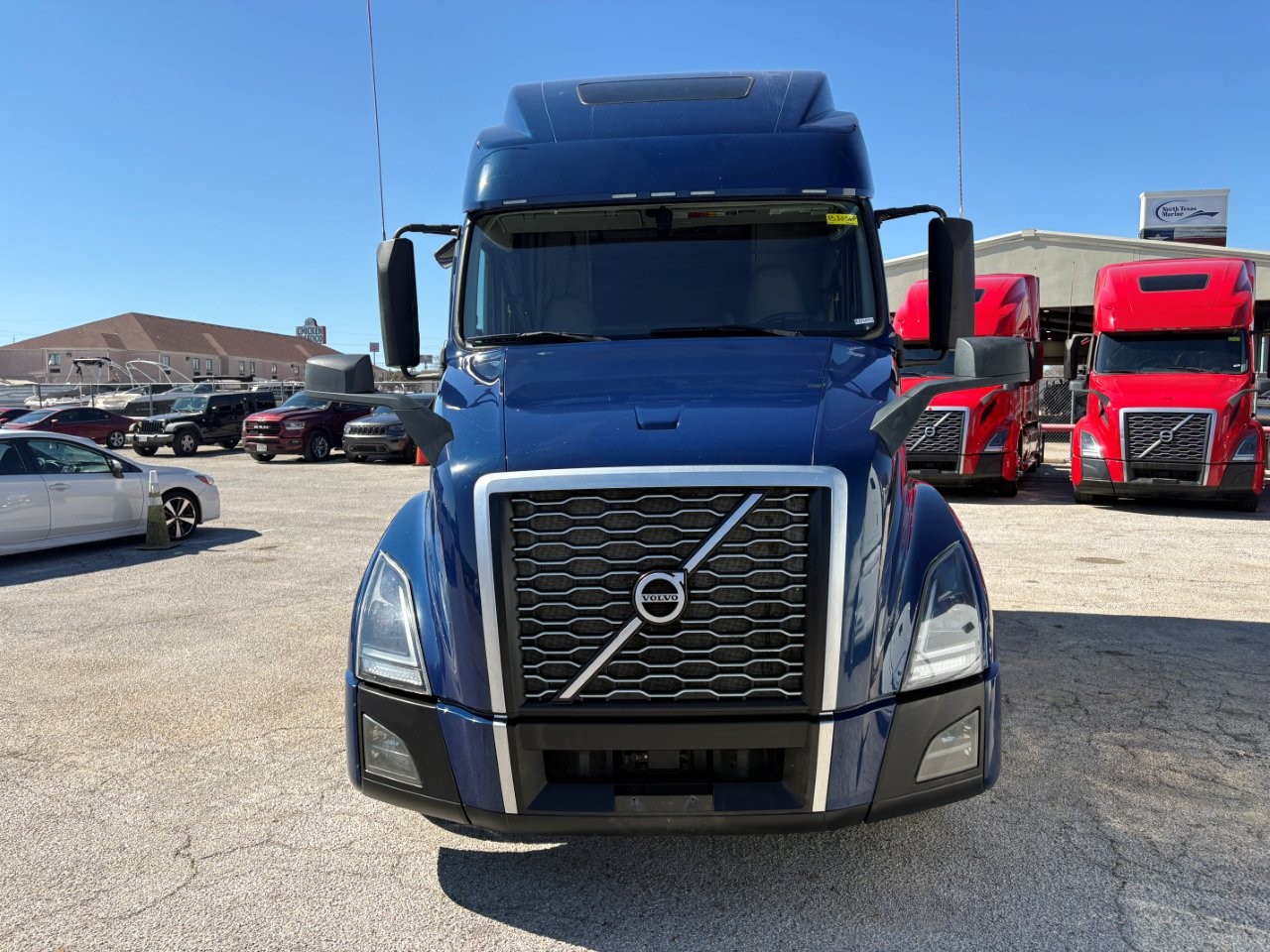 2021 Volvo - image 2