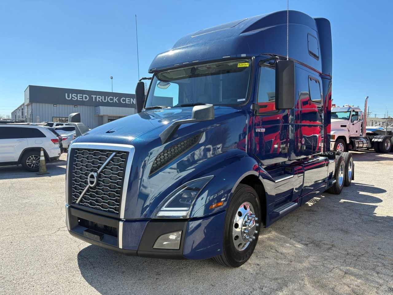 2021 Volvo - image 1