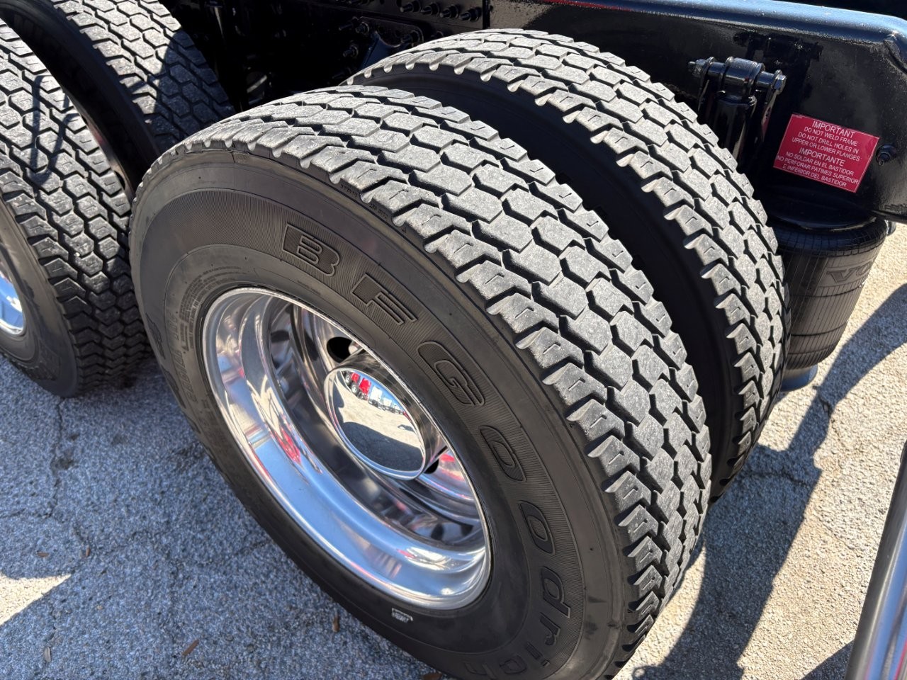 2021 Volvo - image 14