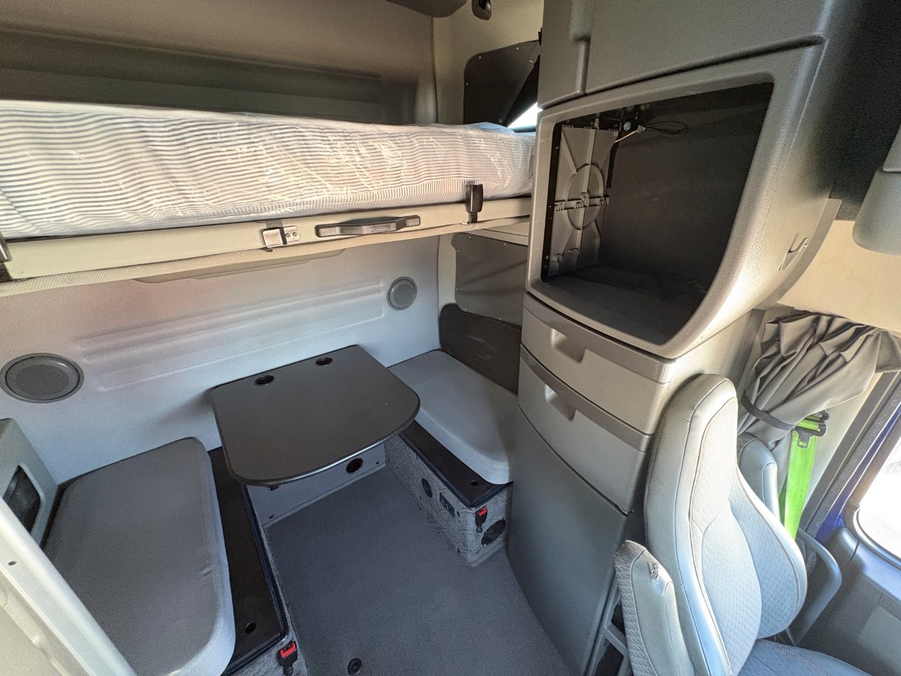 2021 Volvo - image 22