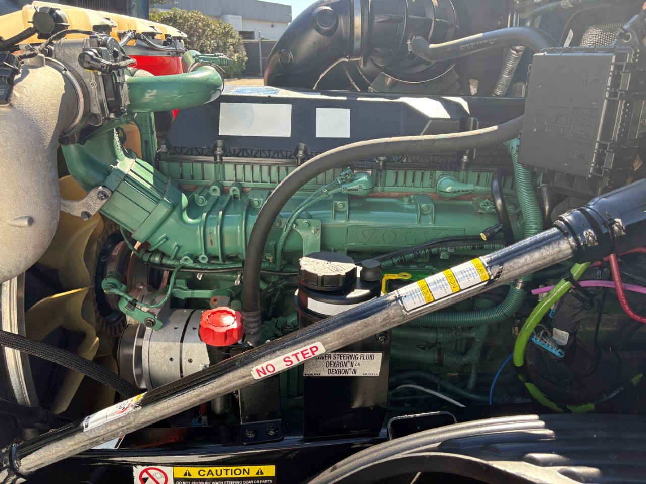 2021 Volvo - image 9