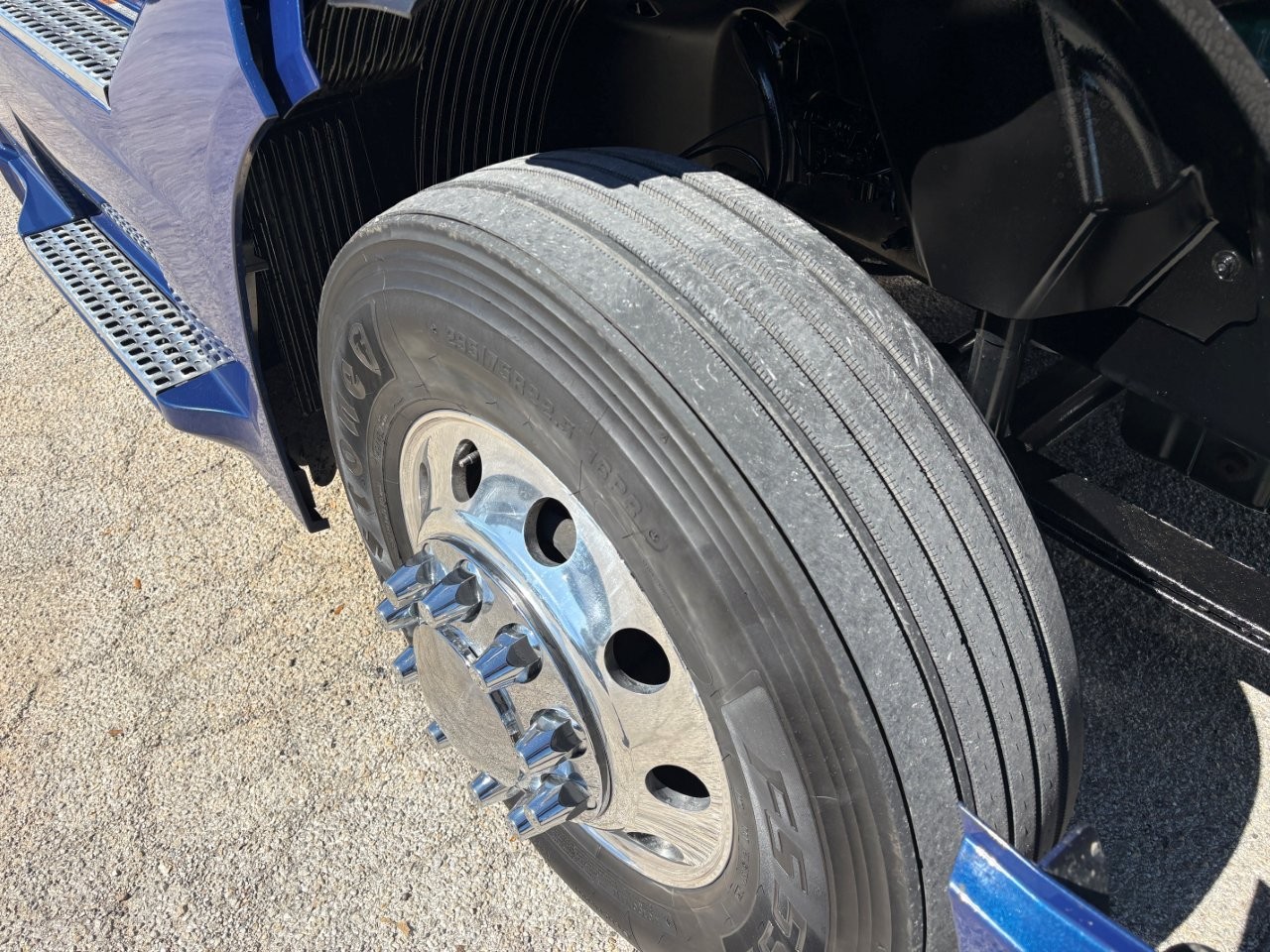 2021 Volvo - image 11