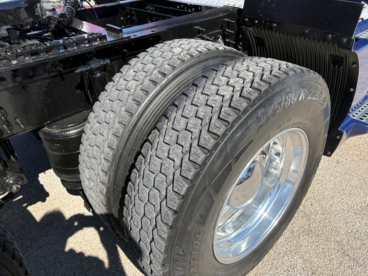 2021 Volvo - image 12