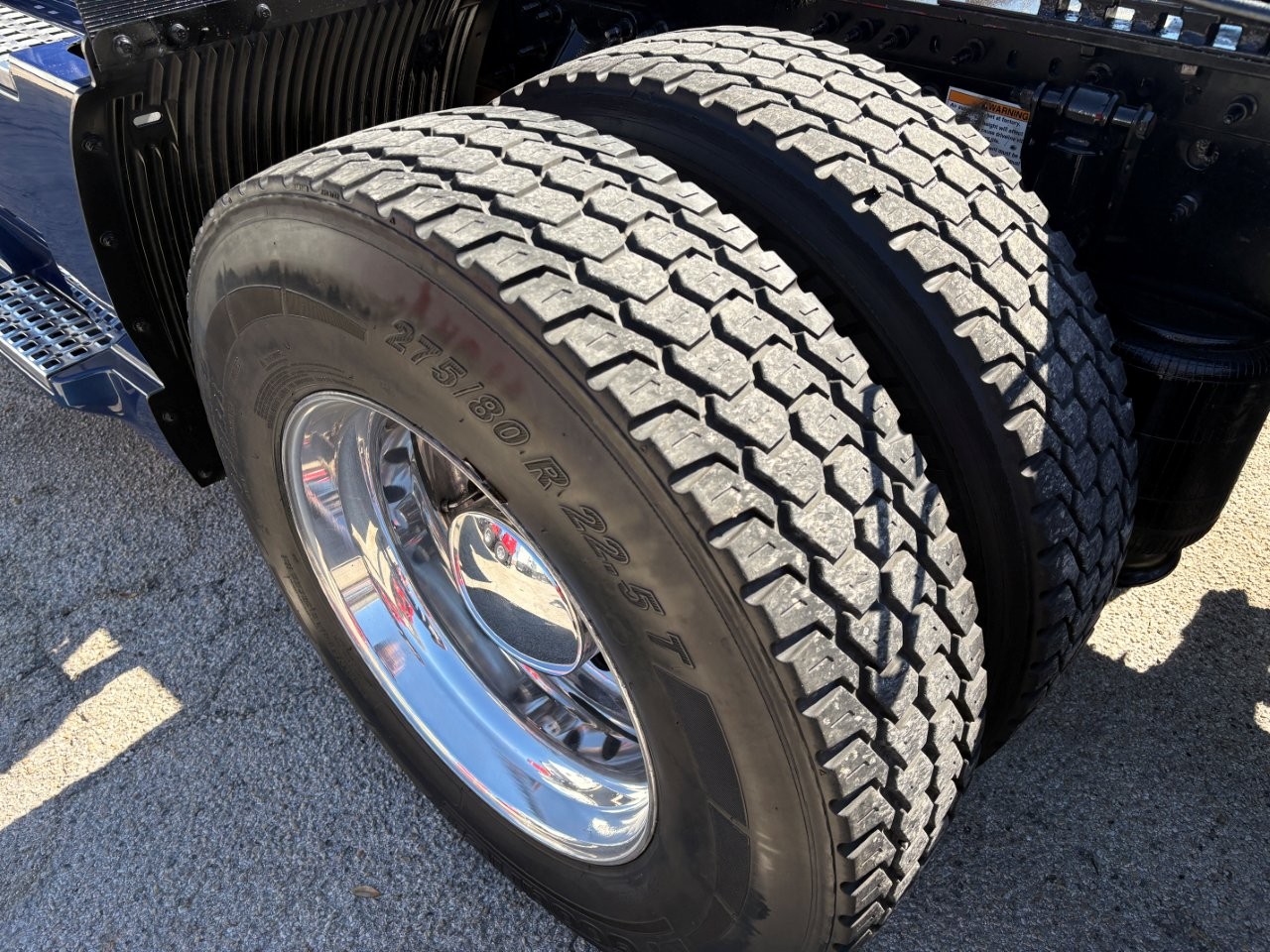 2021 Volvo - image 15