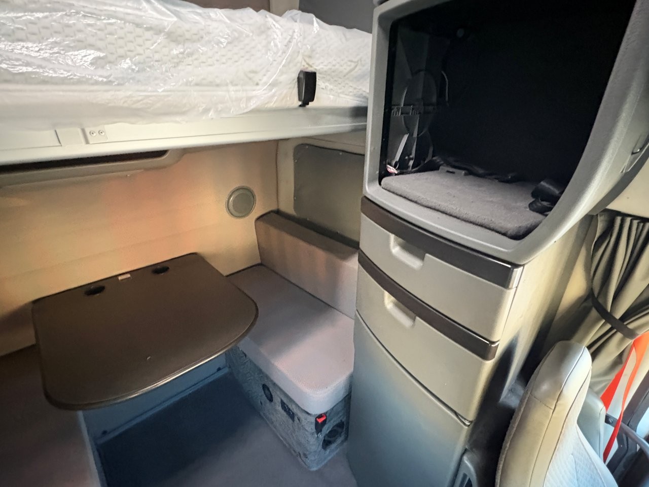 2023 Volvo - image 18