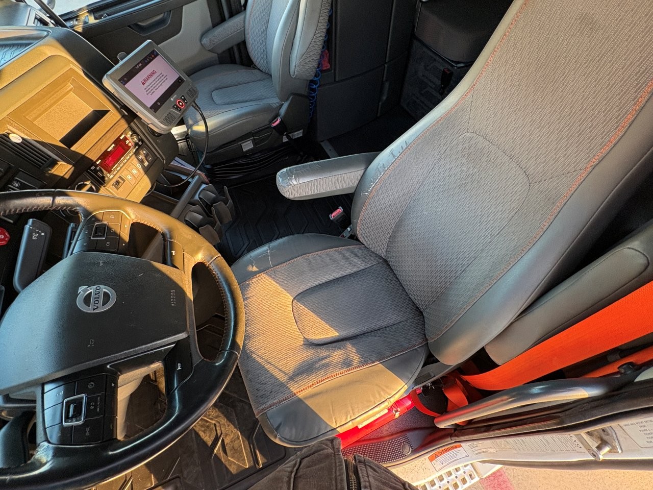 2023 Volvo - image 14