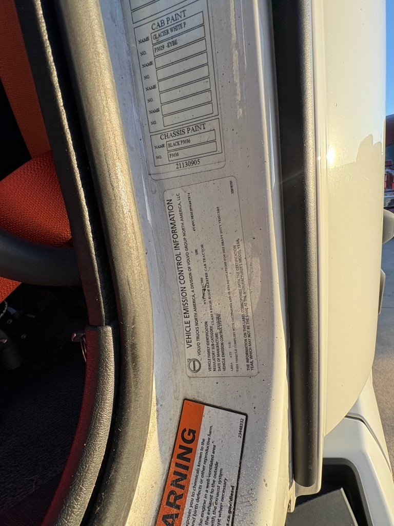 2023 Volvo - image 28