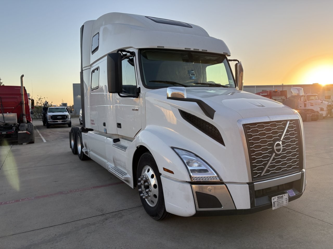 2023 Volvo - image 2