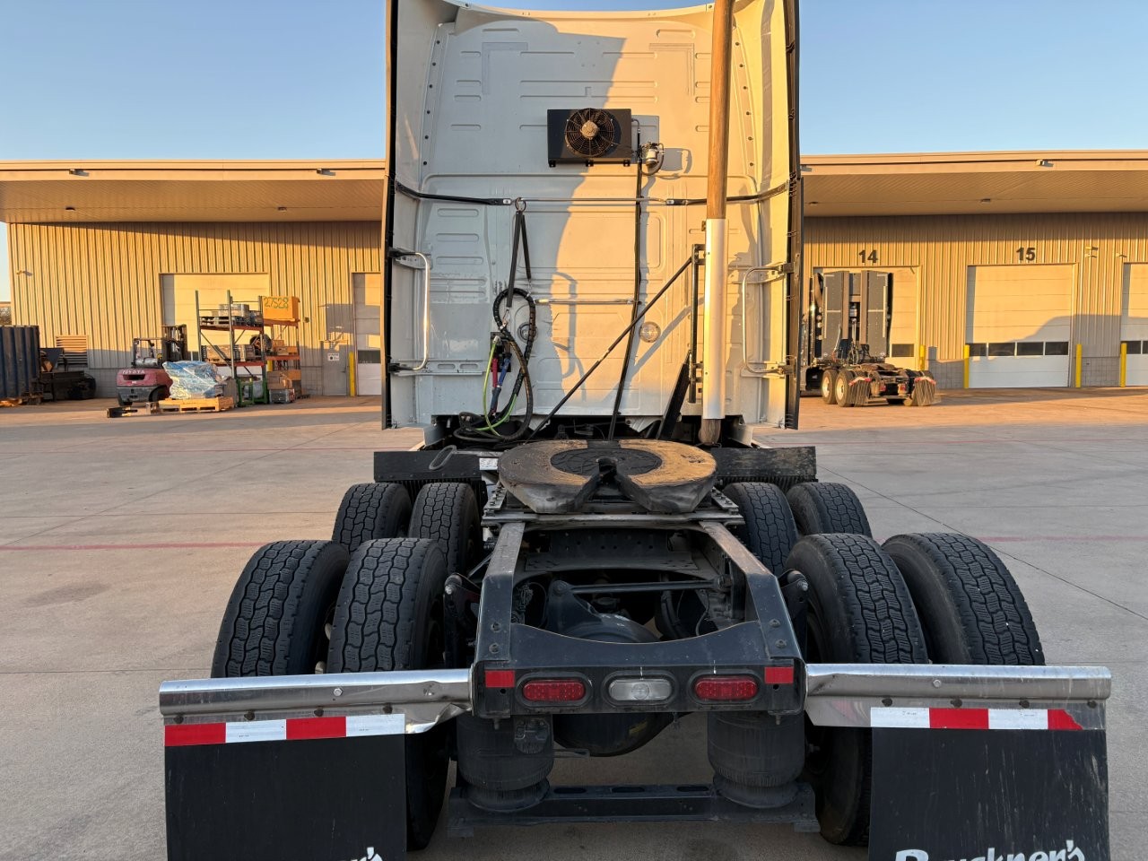 2023 Volvo - image 6