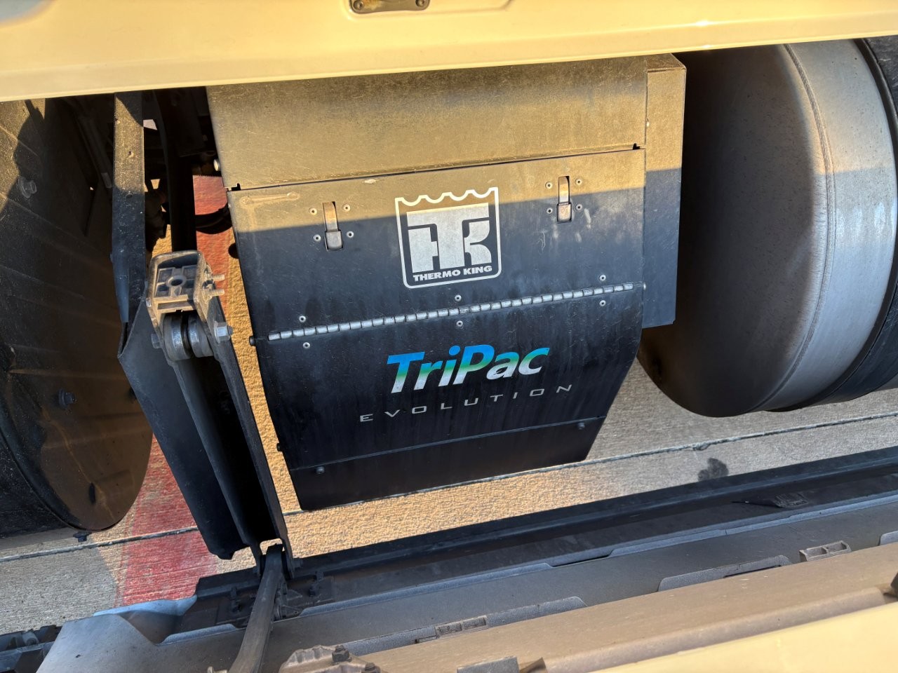 2023 Volvo - image 12