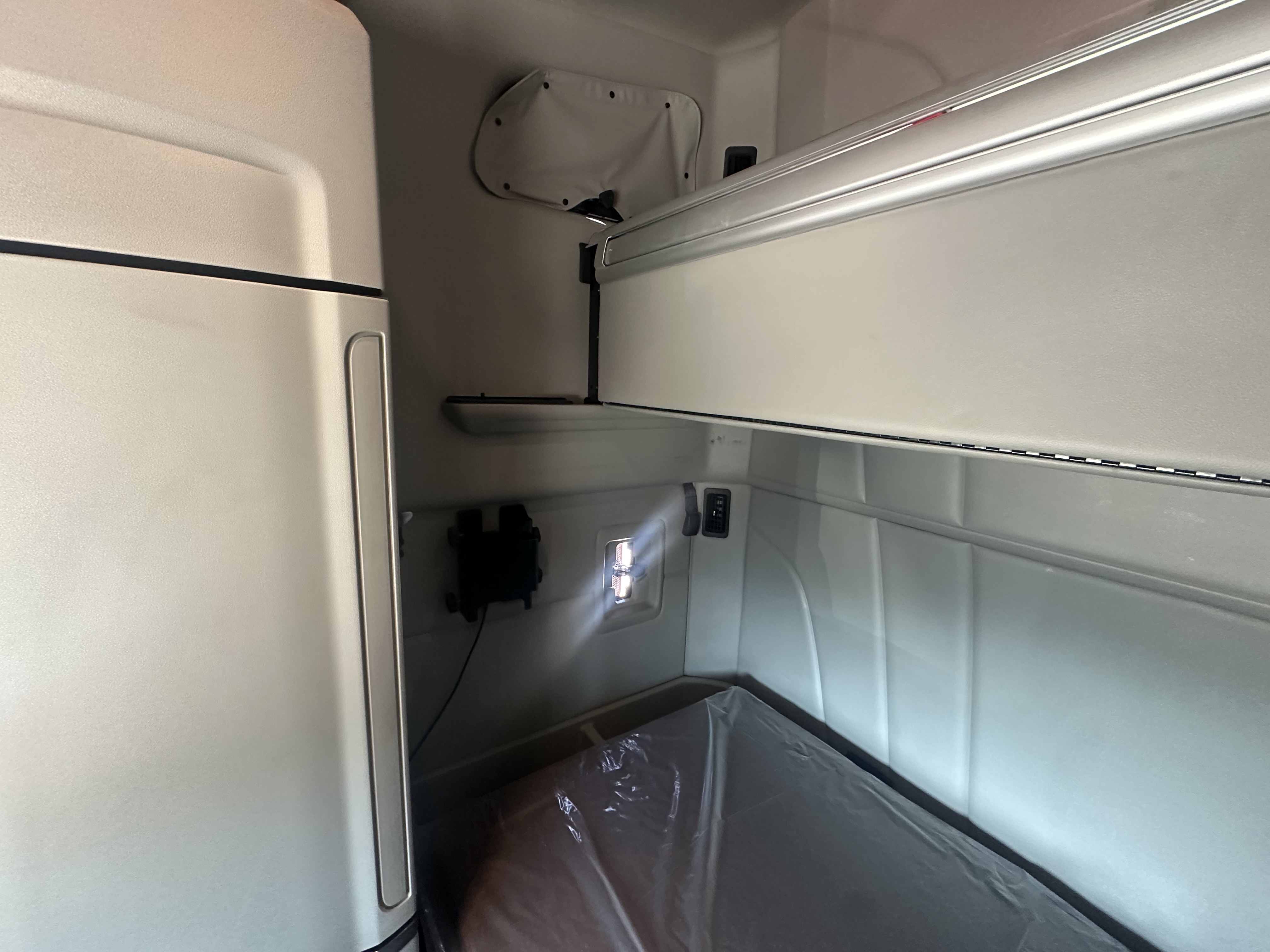 2023 Peterbilt 579 - image 18