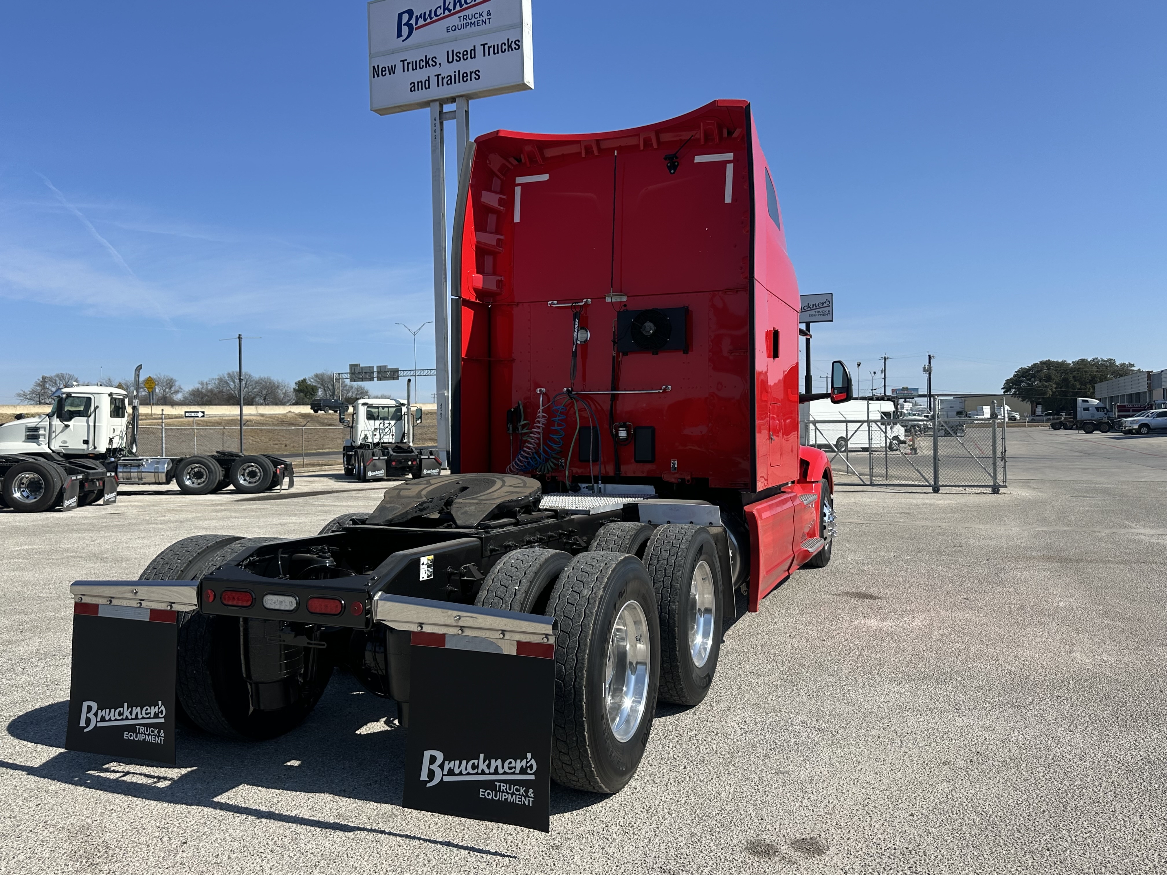 2023 Peterbilt 579 - image 3
